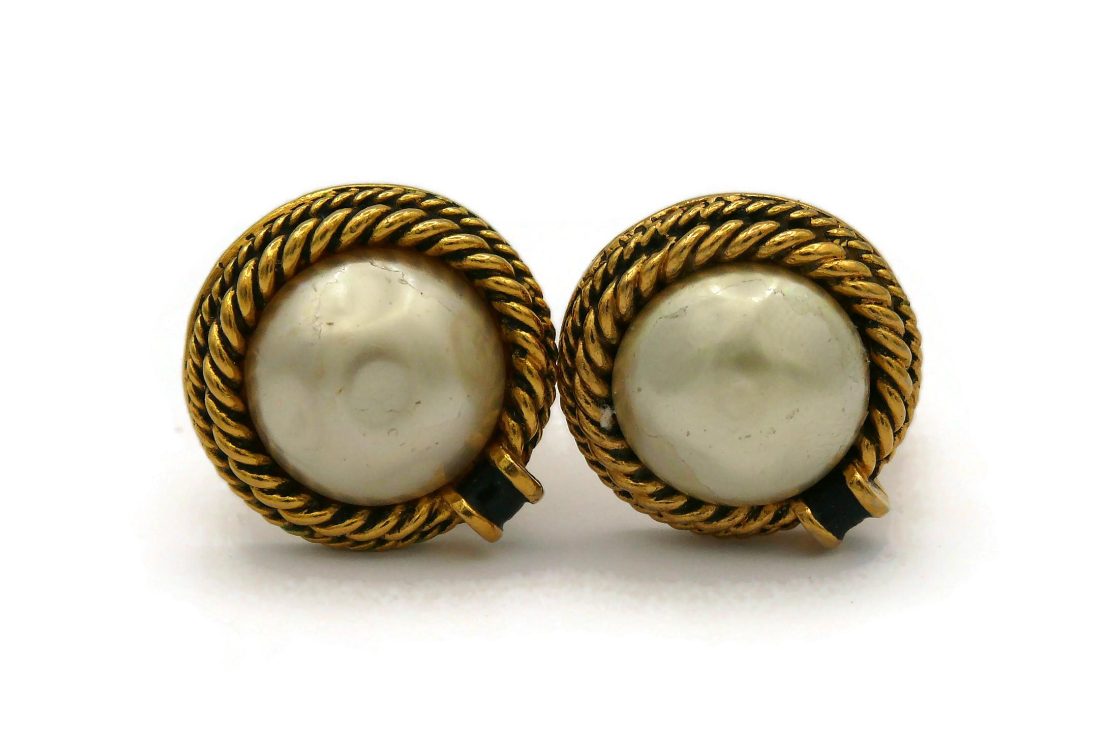 Women's CHANEL Vintage Pearl Clip On Earrings For Sale
