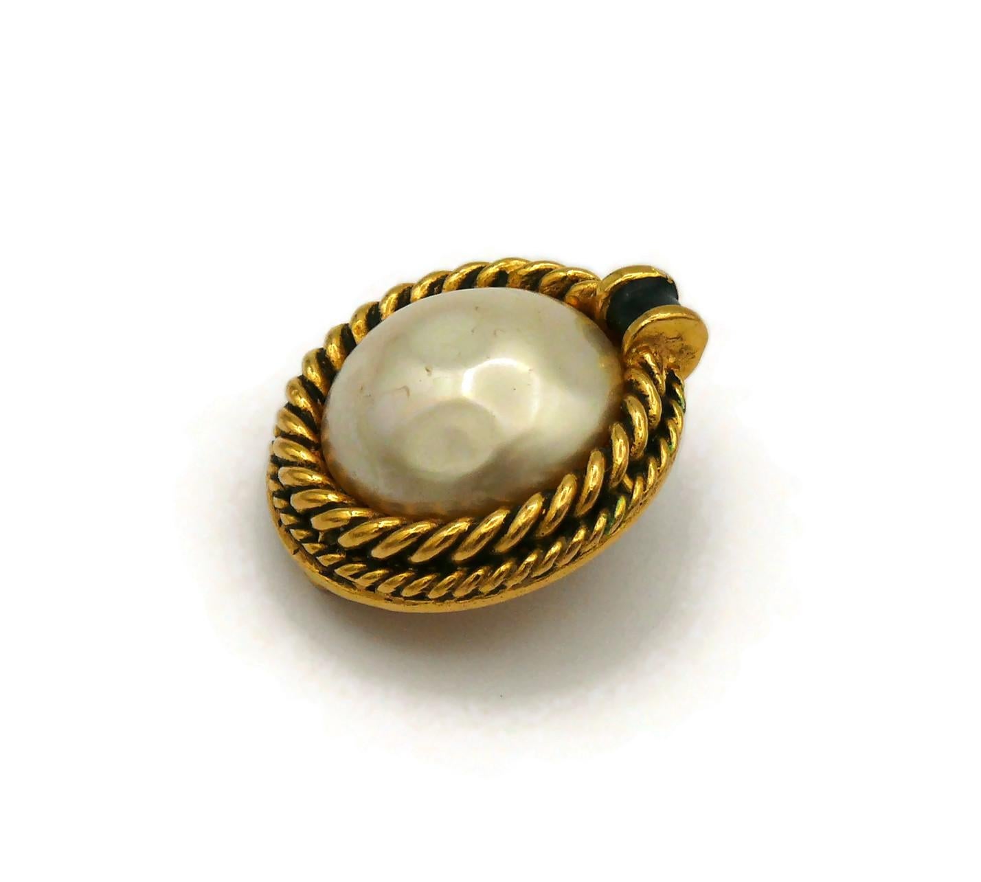 CHANEL Vintage Pearl Clip On Earrings For Sale 6