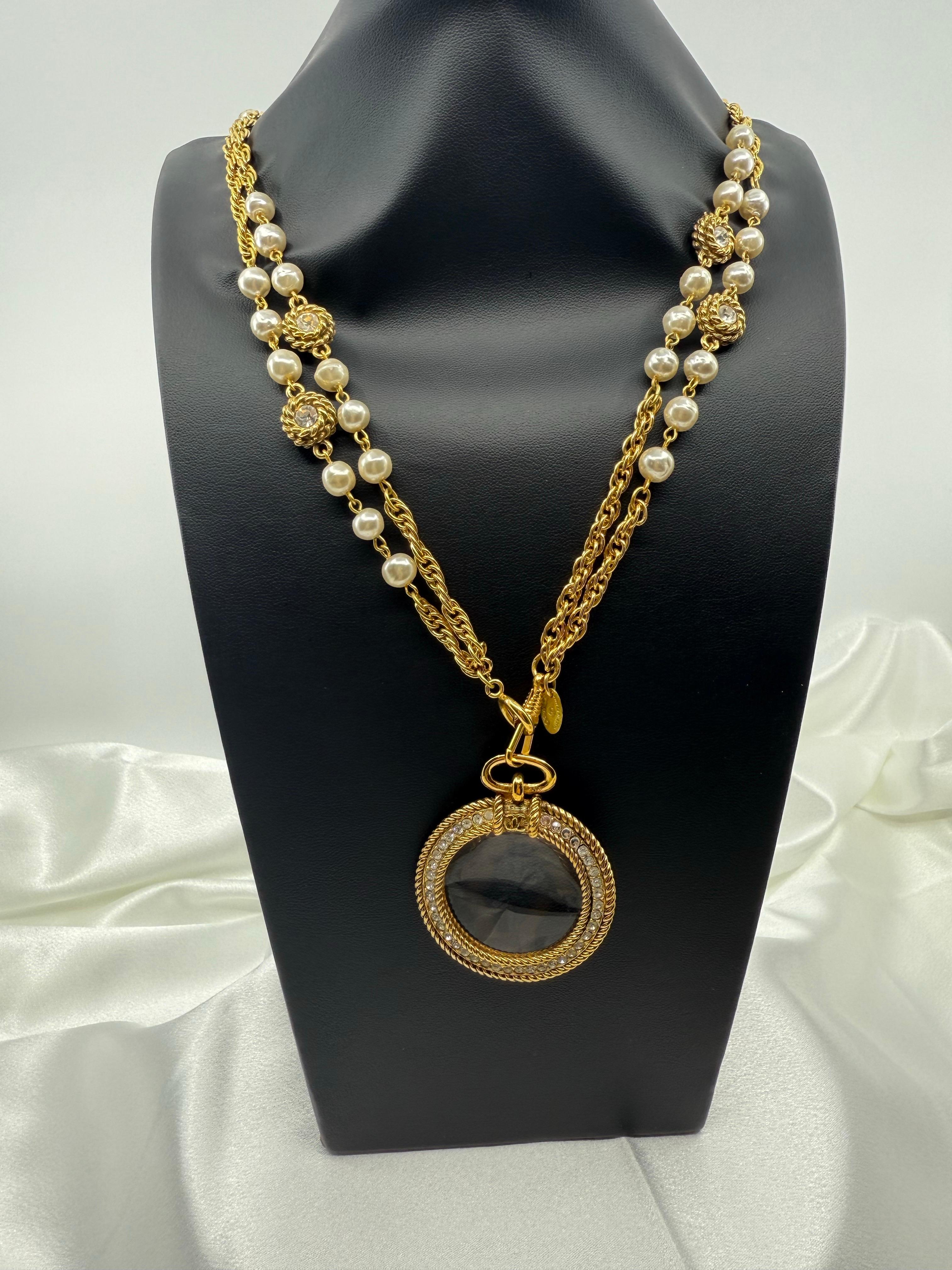 Chanel collana vintage di perle e cristalli con lente d'ingrandimento XL in vendita 9