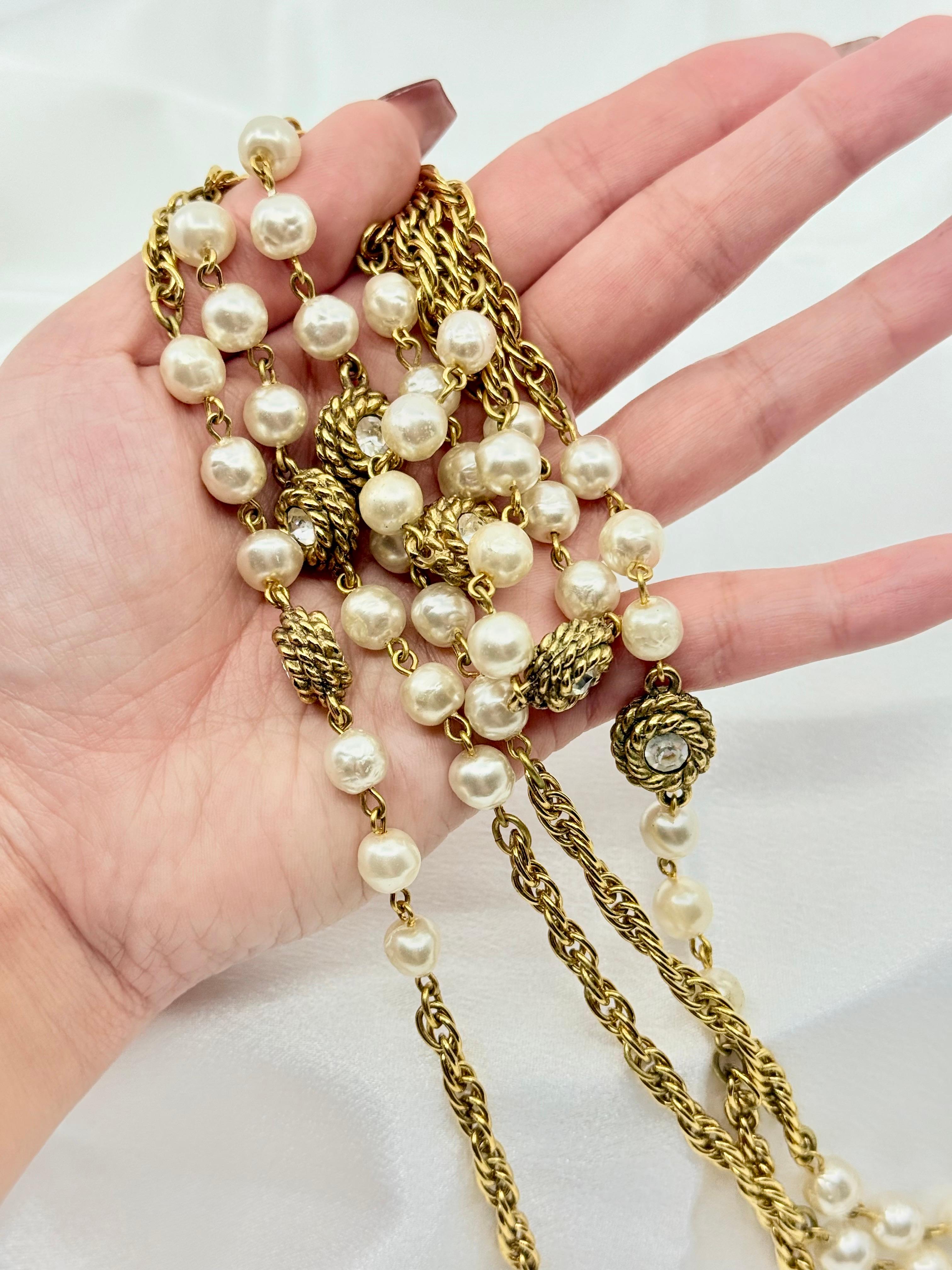 Chanel collana vintage di perle e cristalli con lente d'ingrandimento XL in vendita 4