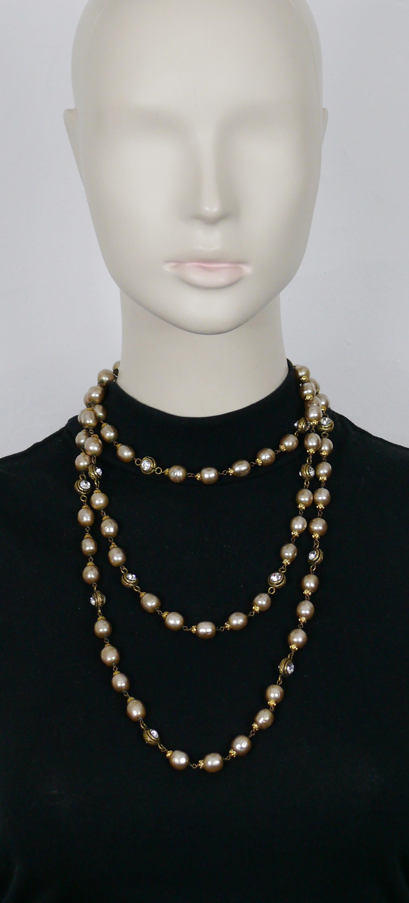 CHANEL Vintage Pearl & Crystal Sautoir Necklace, 1983 In Good Condition For Sale In Nice, FR