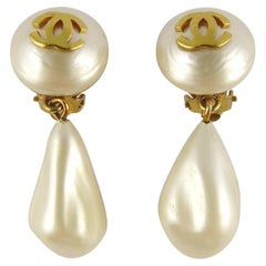 Chanel Vintage Pearl Drop Dangling Earrings