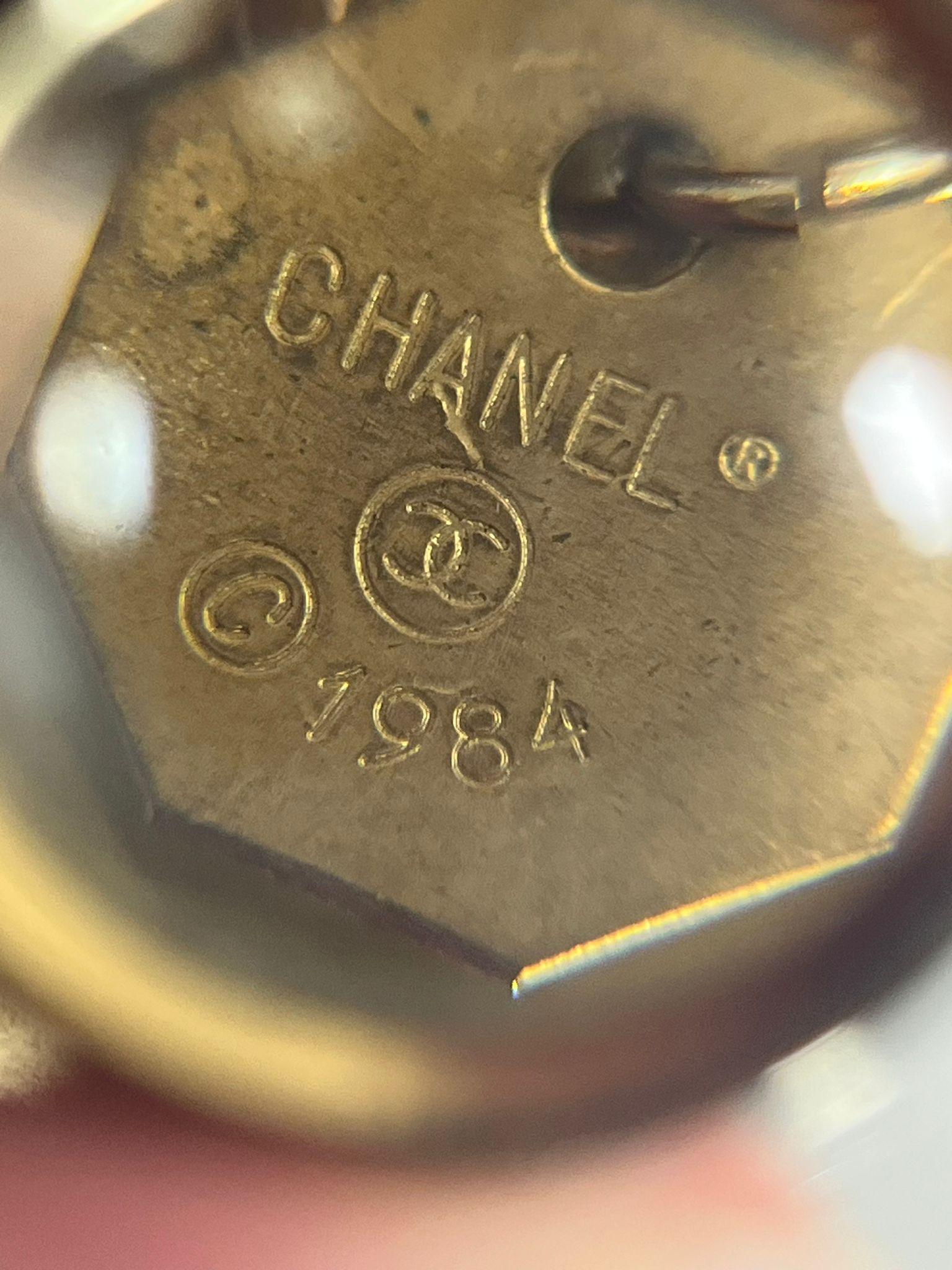 Chanel Vintage Pearl & Gripoix Necklace By Victoire de Castellane For Sale 4