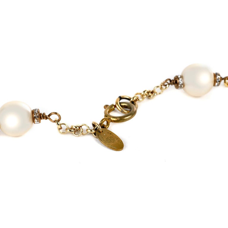CHANEL Vintage Pearl Necklace Silver Red
