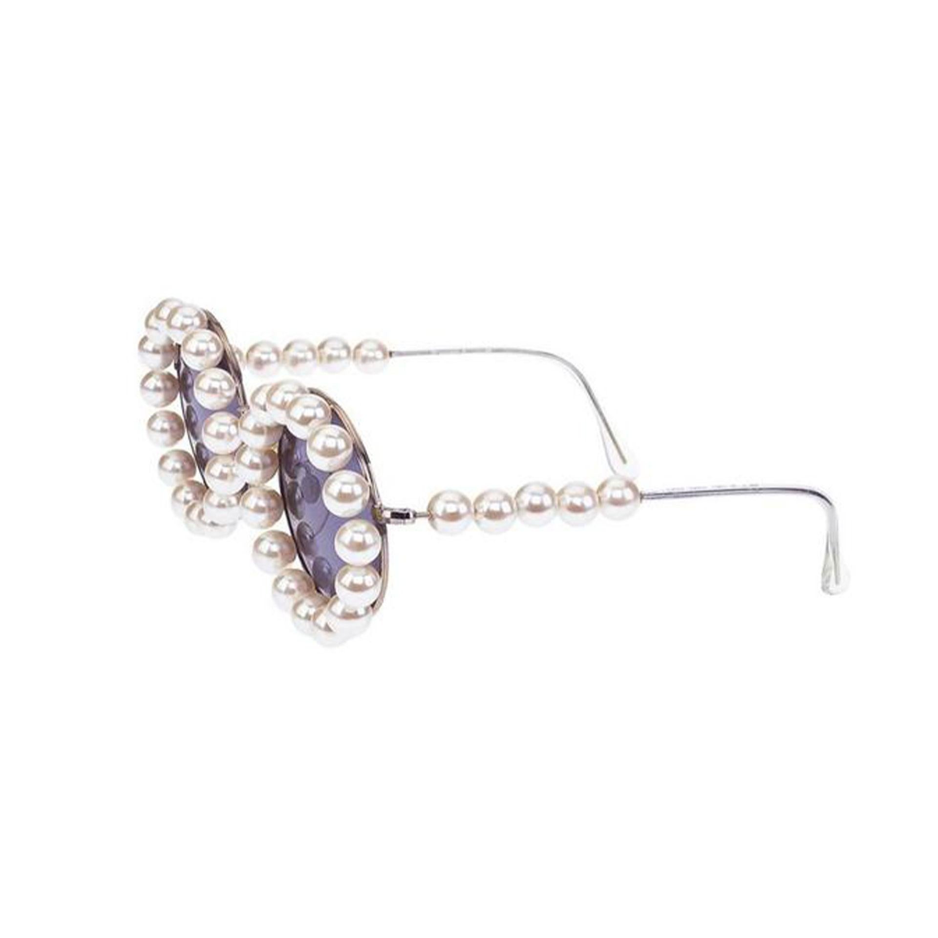 Chanel 1994 Iconic Spring Runway Vintage Pearl Round Sunglasses Rare Unisexe en vente