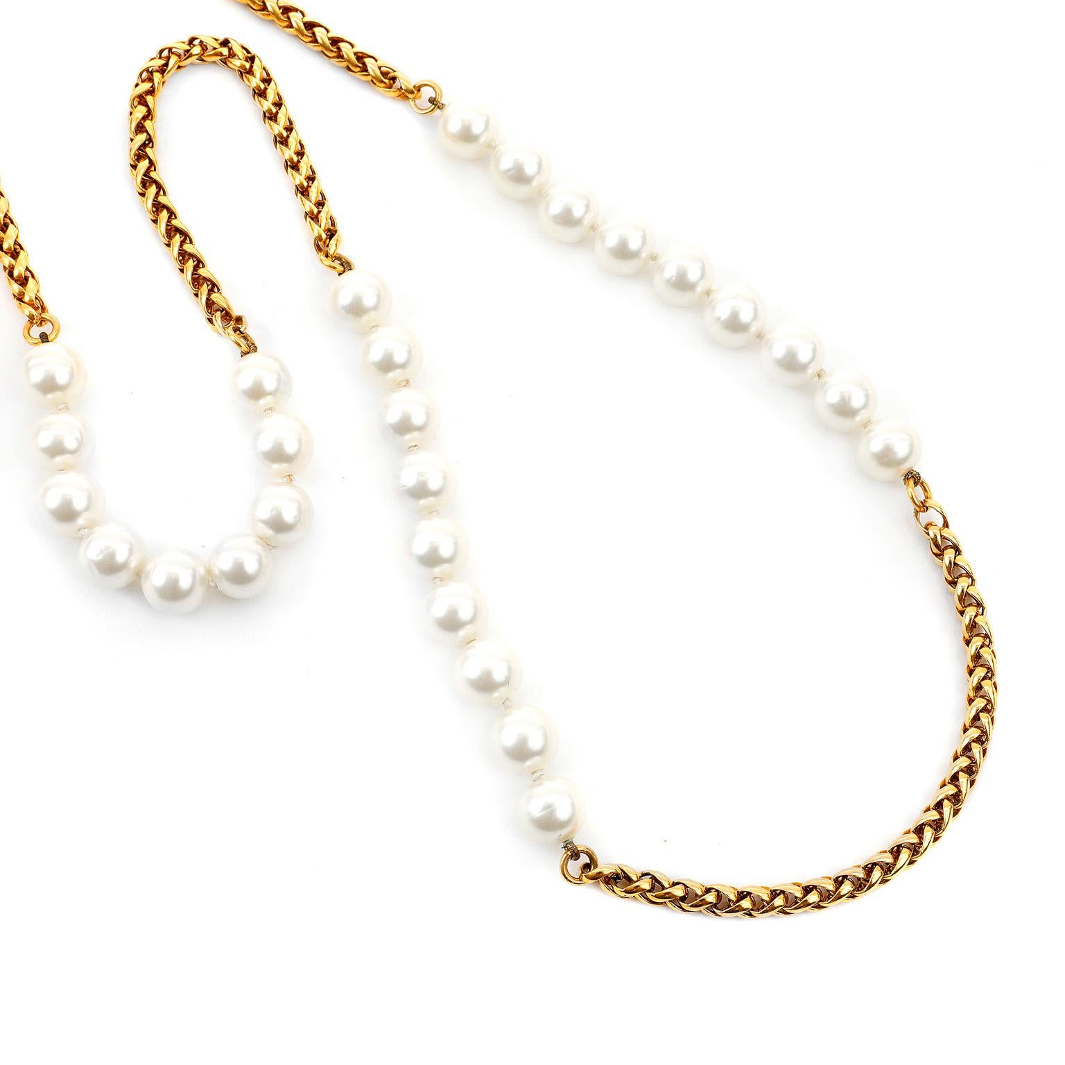 Chanel Vintage Pearl Three Station Necklace In Good Condition For Sale In Palm Beach, FL