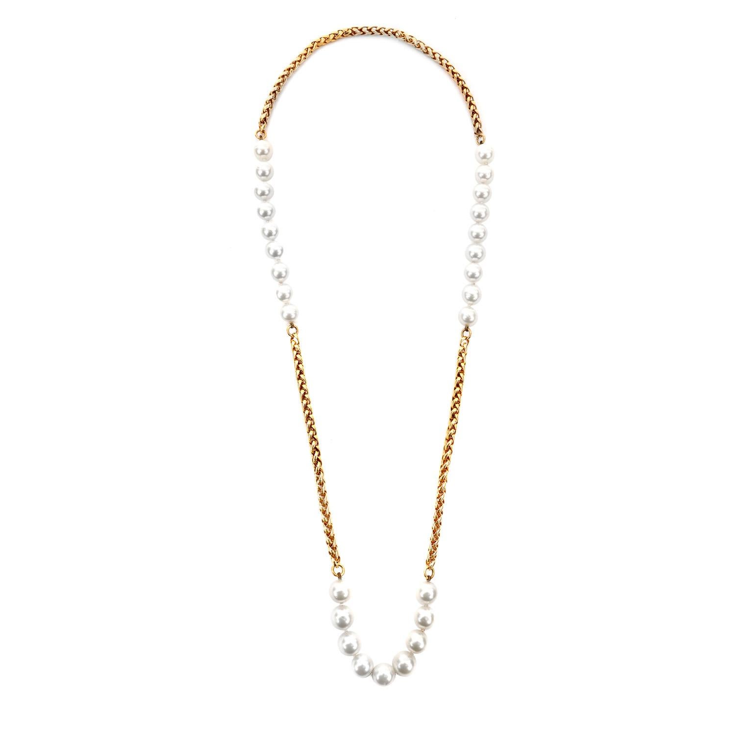 Women's Chanel Vintage Pearl Three Station Necklace For Sale