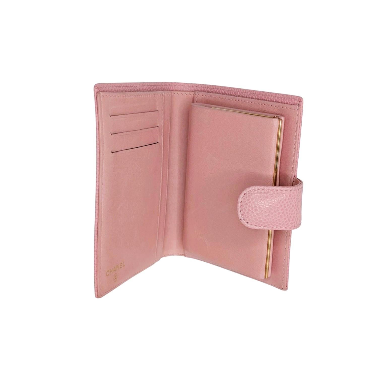 Chanel Vintage Pink Caviar Leather Timeless Compact Wallet In Excellent Condition In Scottsdale, AZ