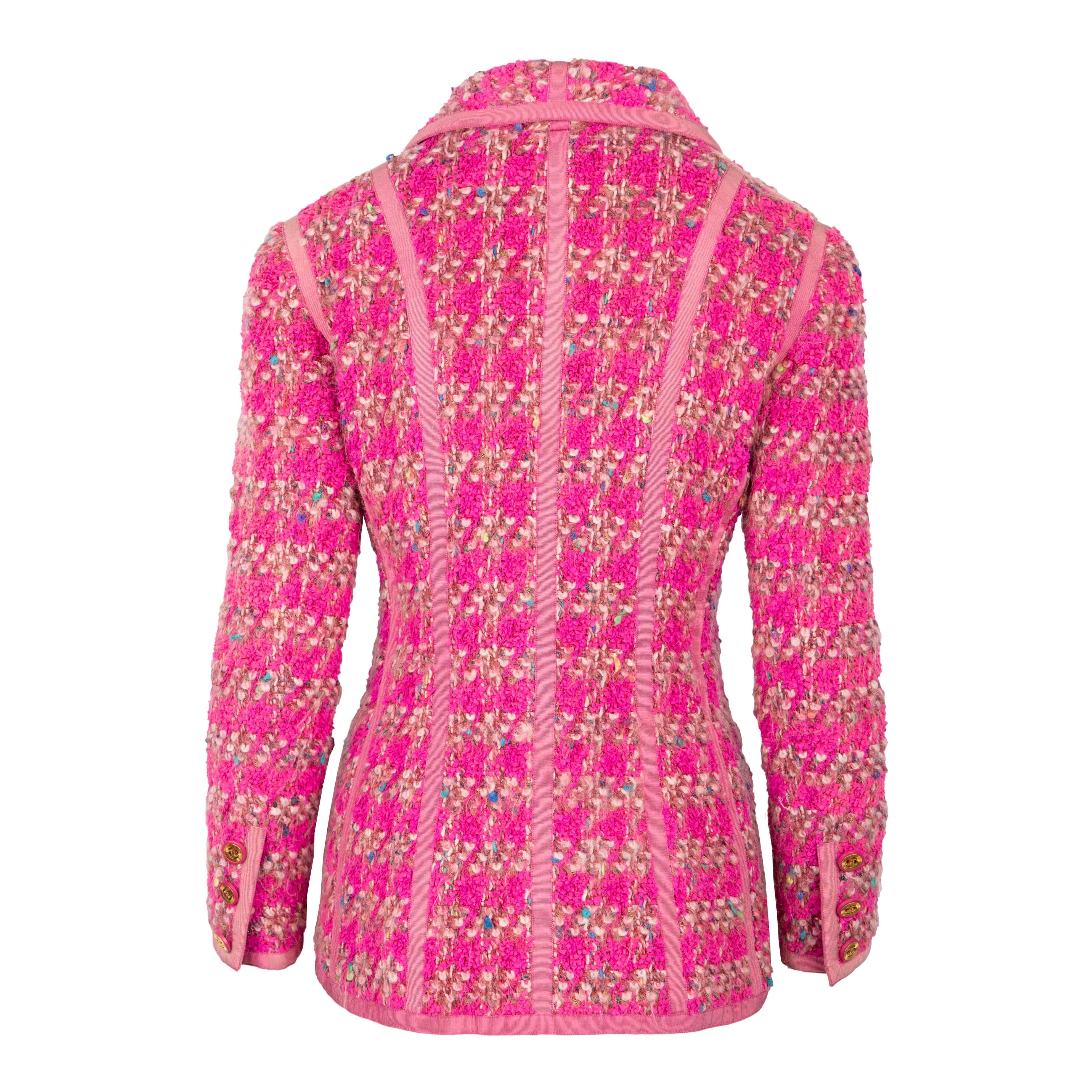 Chanel Vintage Pink Fantasy Tweed Jacket - '90s In Excellent Condition In Milano, IT