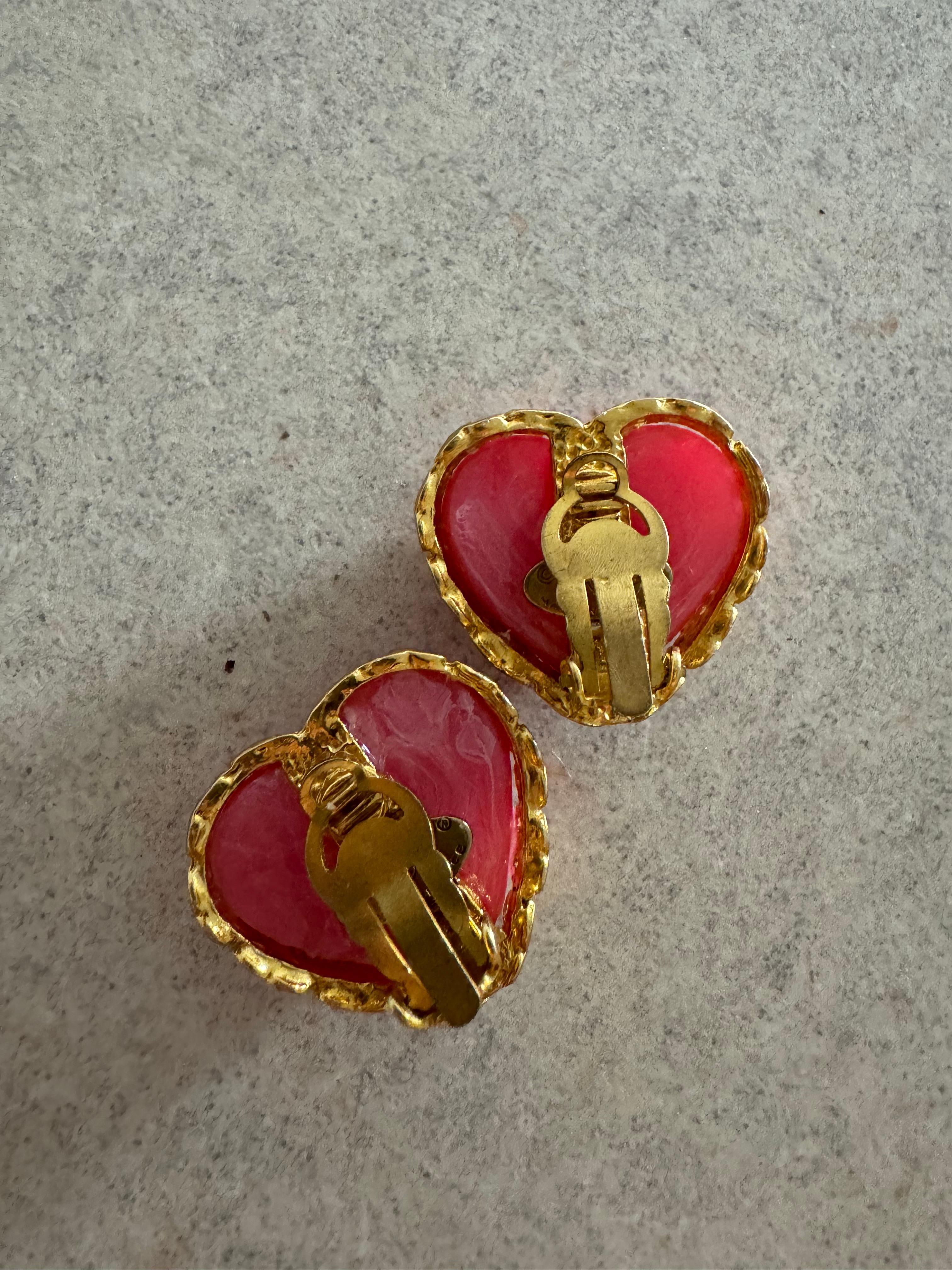 Chanel Vintage Pink Heart Gripoix Clip-on Earrings 1