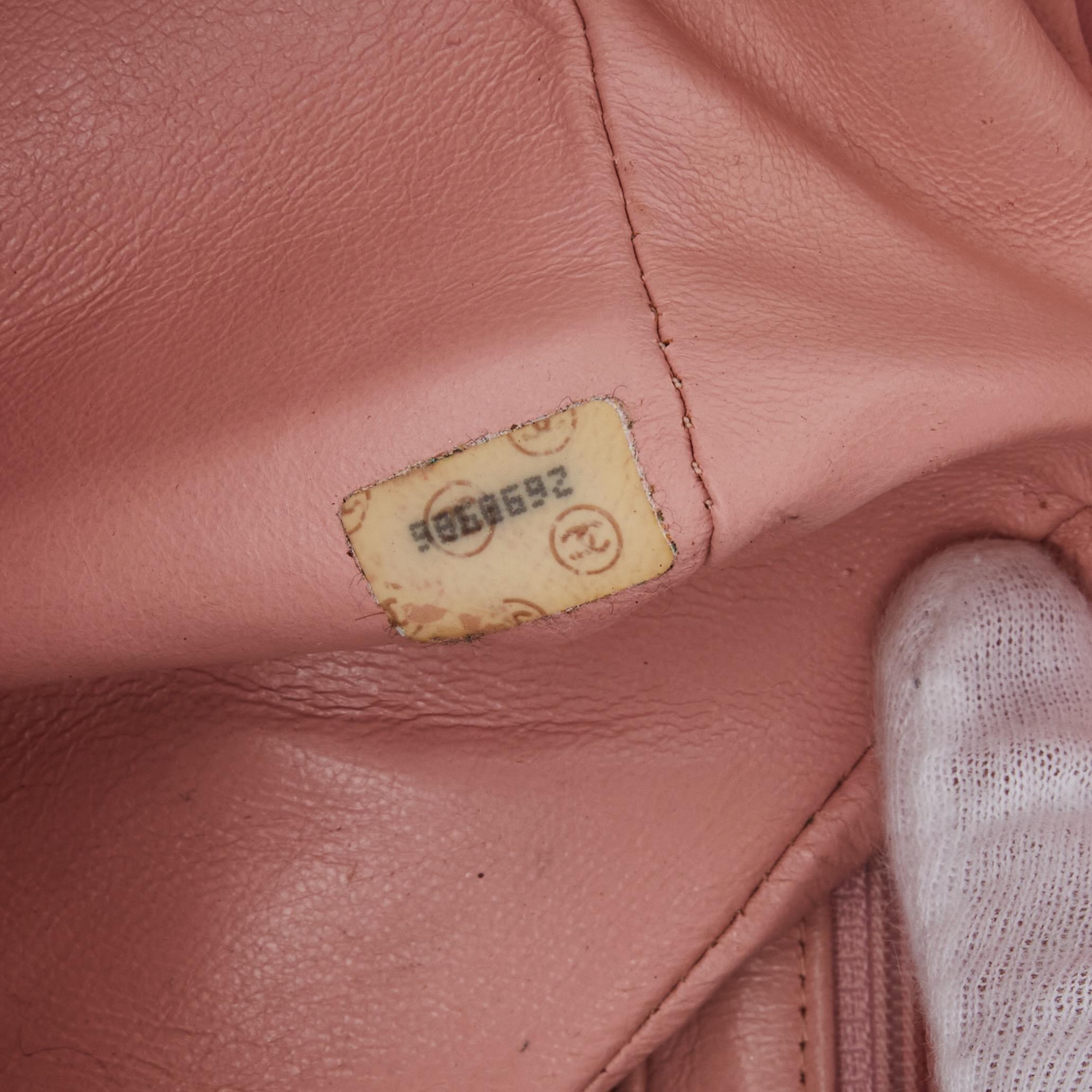 Chanel Vintage Pink Lambskin Medium Diana Classic Single Flap Bag (Circa 1991) In Good Condition In Montreal, Quebec