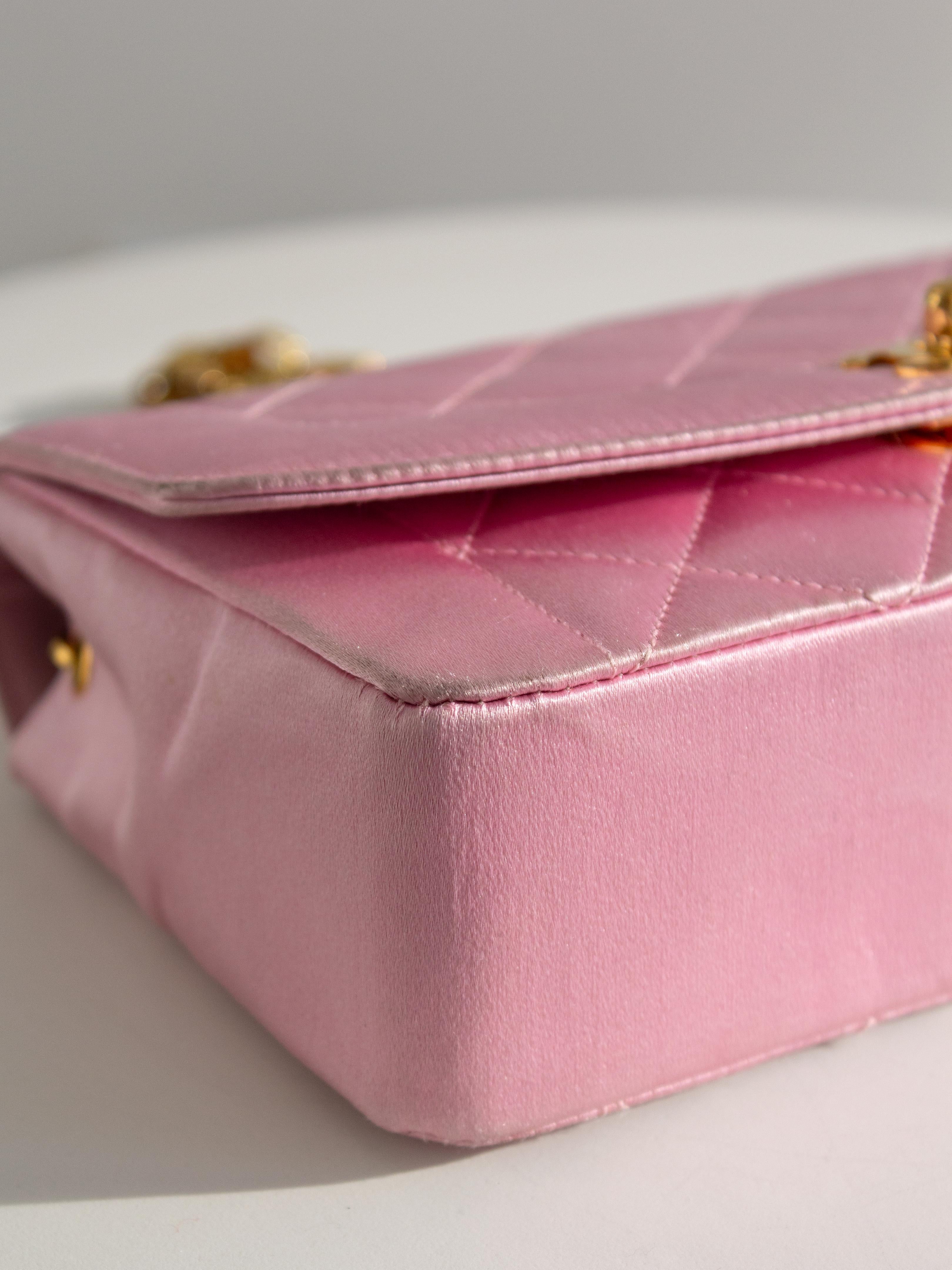 Chanel Vintage Pink Quilted Satin Mini Diana 24K Gold Bijou Chain 90s Flap Bag For Sale 7