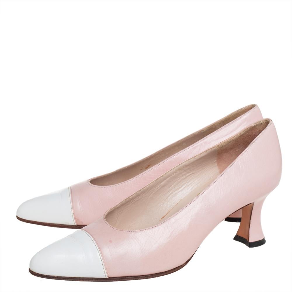 Chanel Vintage Pink/White Leather Cap Toe Pointed Toe Pumps Size 36.5 In Good Condition In Dubai, Al Qouz 2