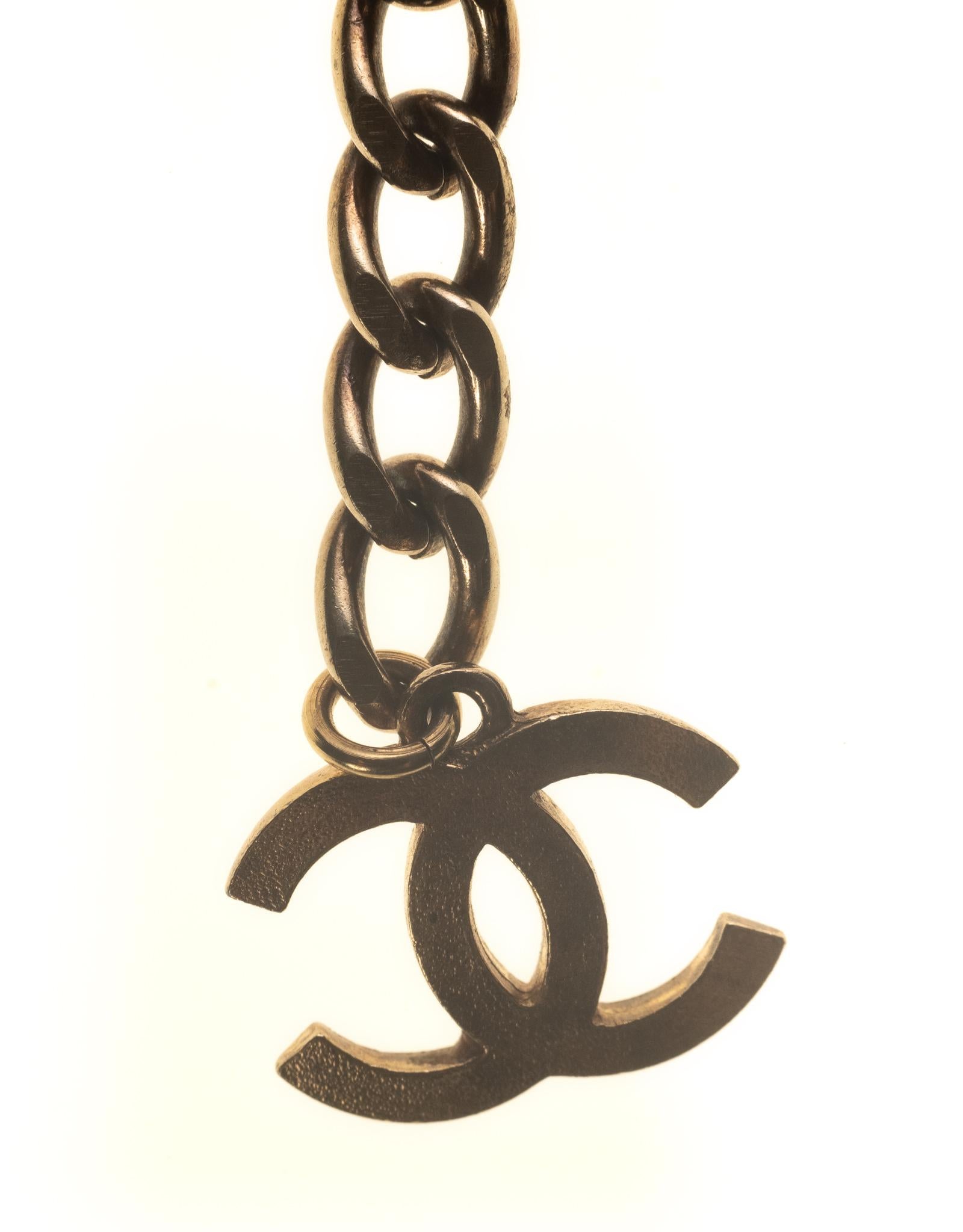 Chanel Bracelet vintage Gripoix à chaîne en forme de croix en verre coulé 2007 en vente 3