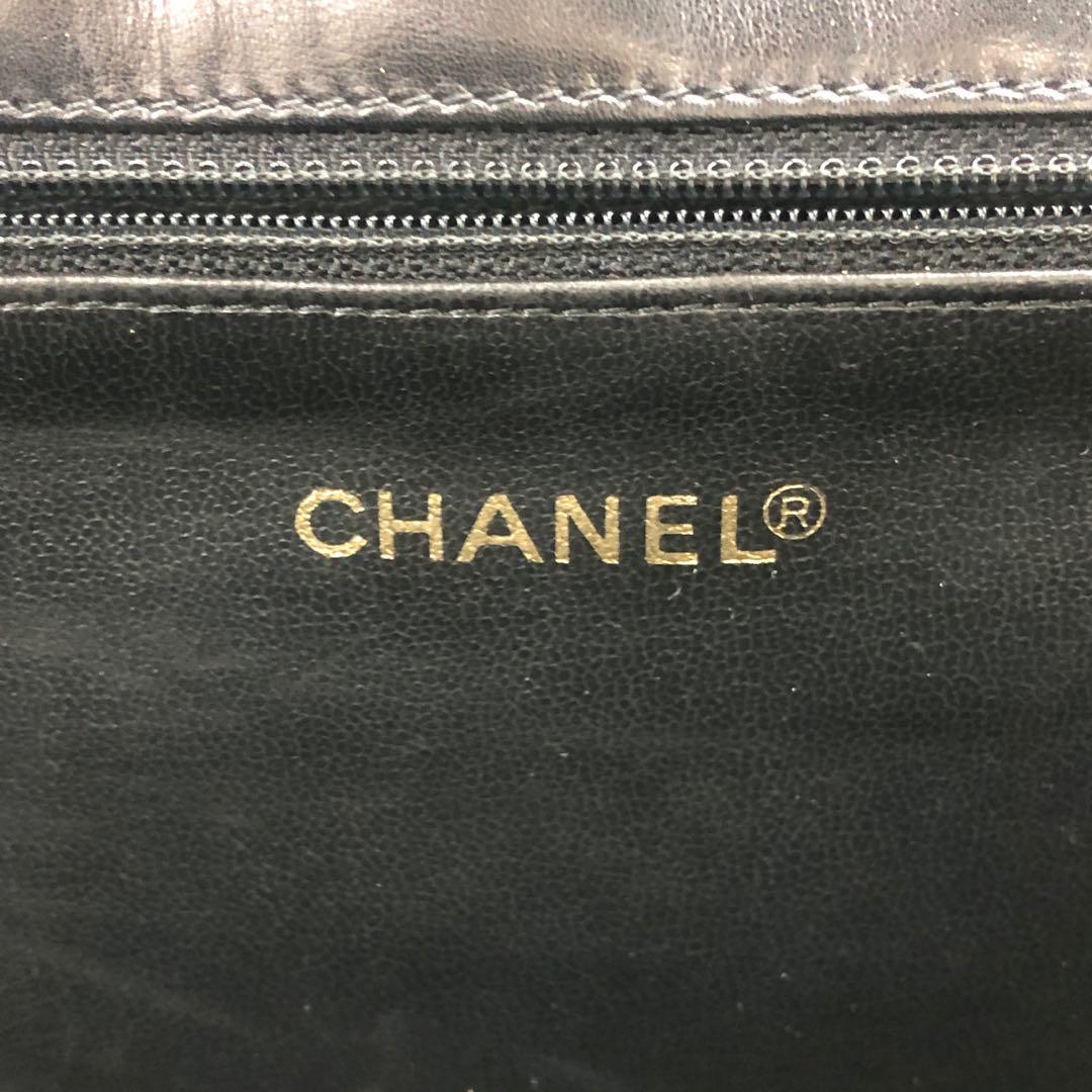 Chanel Vintage Gesteppte CC Aktentasche Schwarzes Lammfell Leder Goldene Hardware im Angebot 8