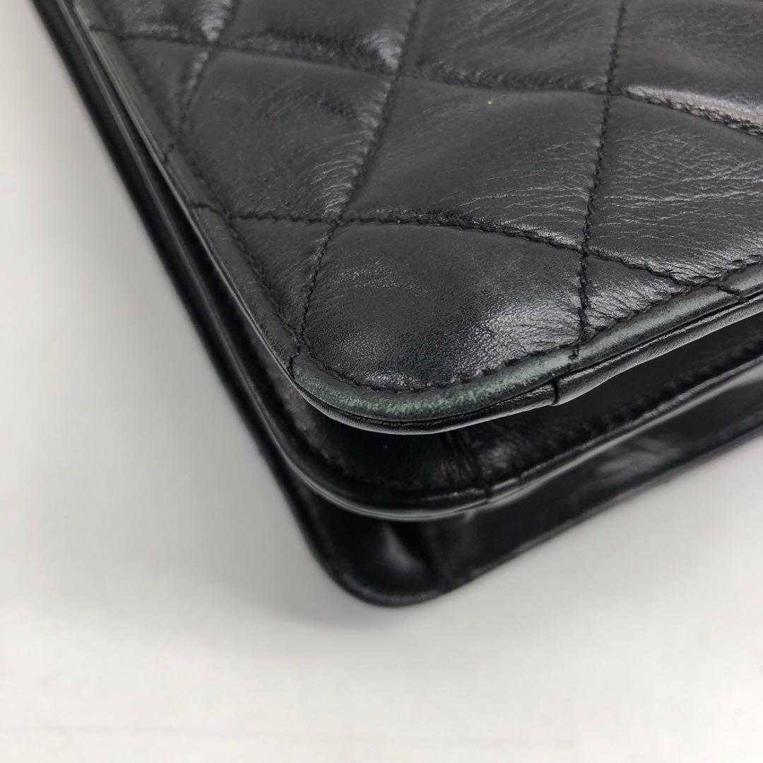 Chanel Vintage Gesteppte CC Aktentasche Schwarzes Lammfell Leder Goldene Hardware im Angebot 4