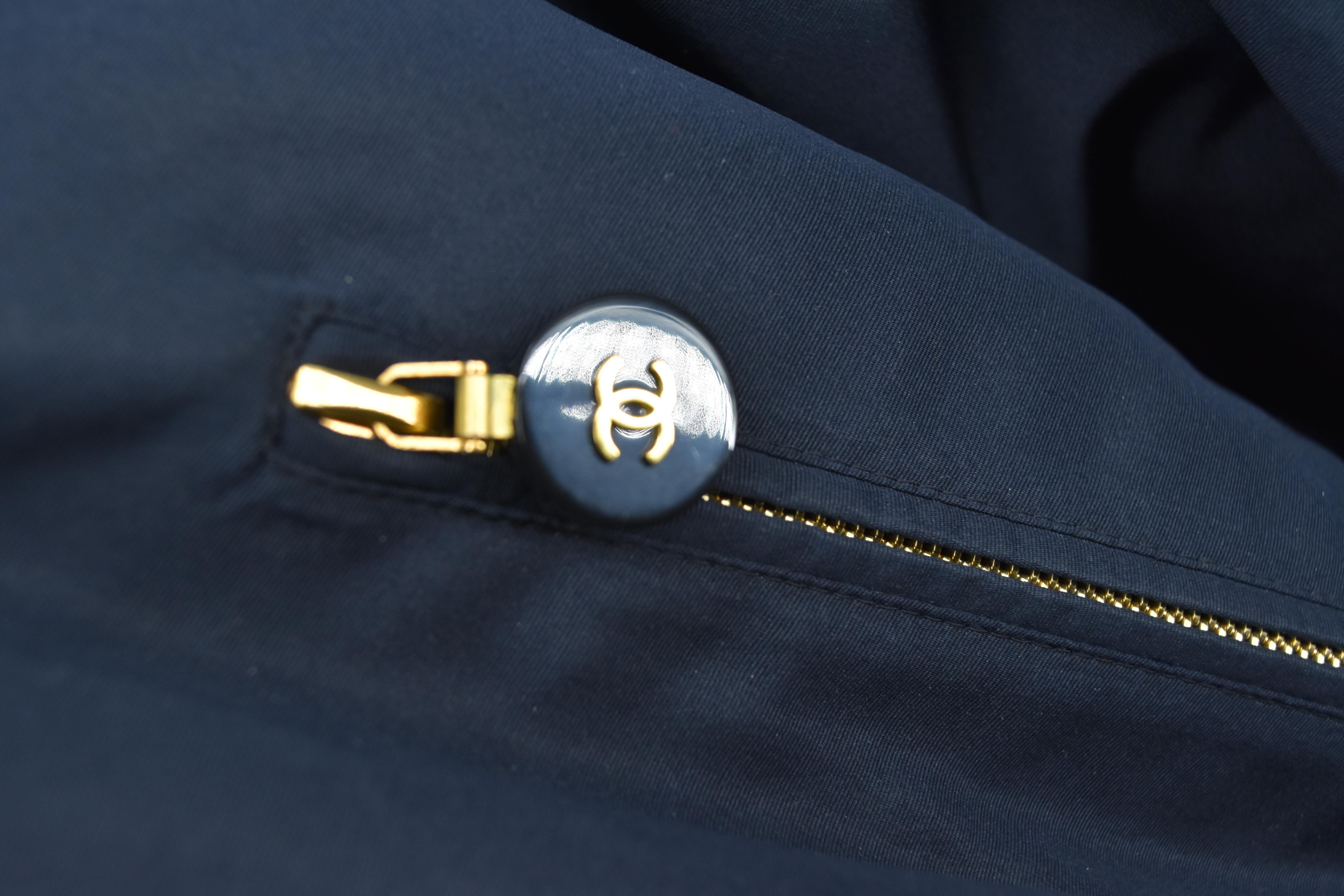 Chanel Vintage Quilted CC logo Jacket Coat Med Large For Sale 2