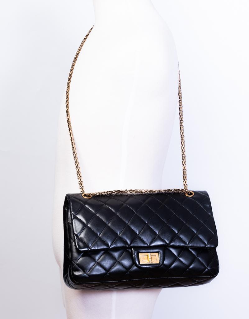 Women's or Men's Chanel Vintage Quilted Black Lambskin Leather 2.55 Jumbo Shoulder Bag For Sale