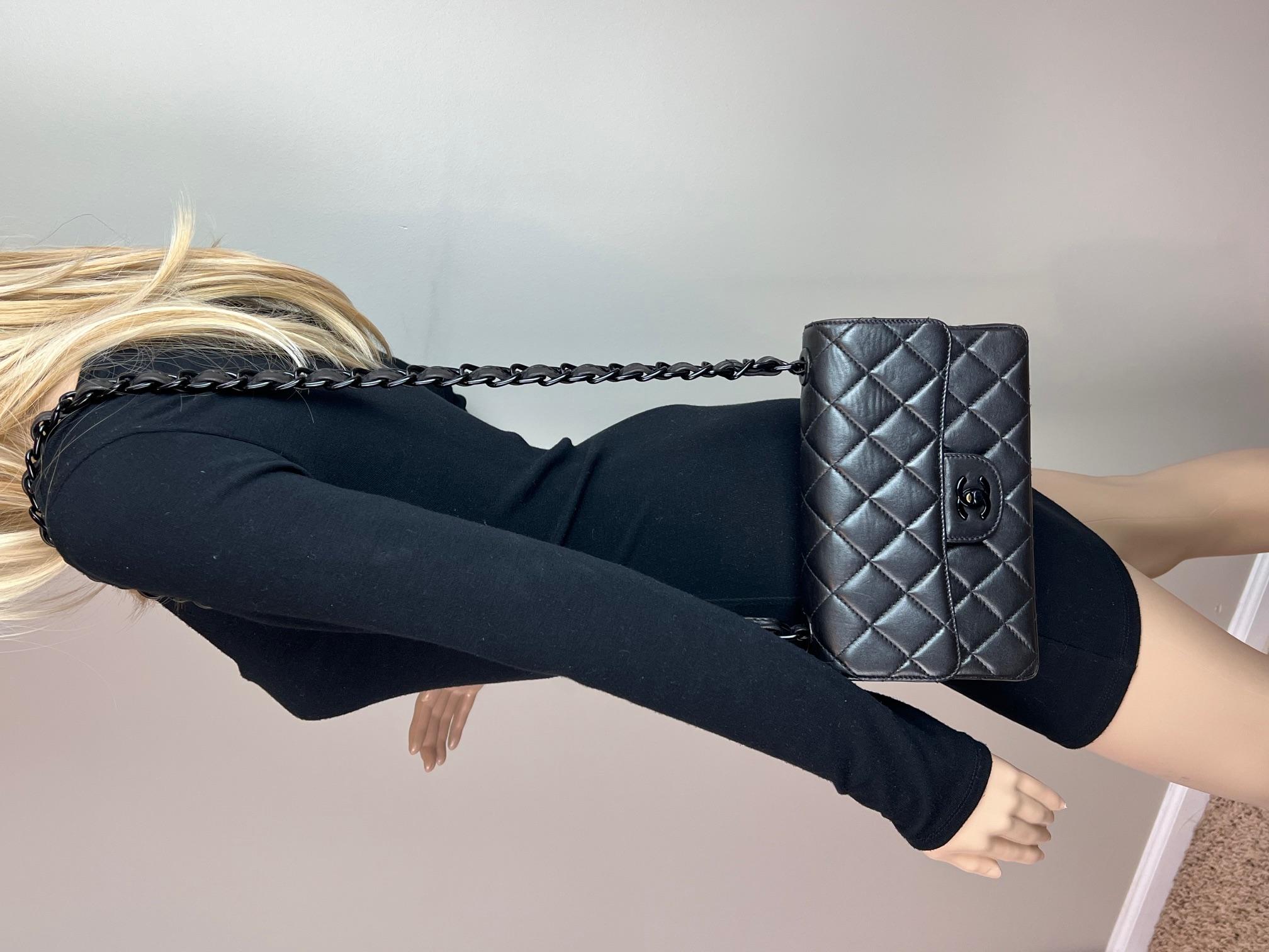 Chanel Vintage Quilted Lambskin Black Resin Chain Small Classic Single Flap Bag For Sale 3