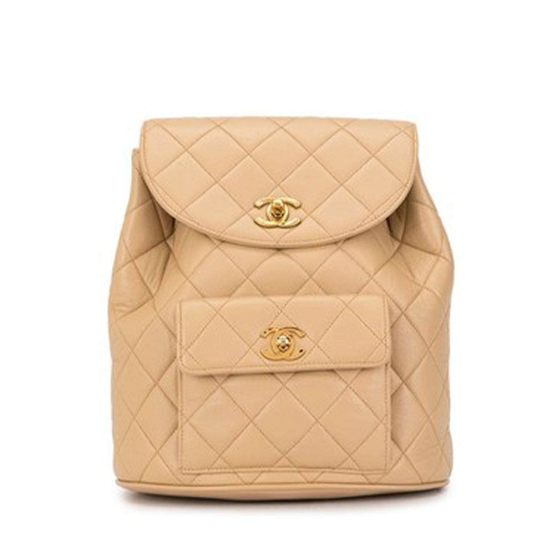 Chanel Vintage Quilted Lambskin Duma Cc Logo Beige Leather Backpack en vente 1