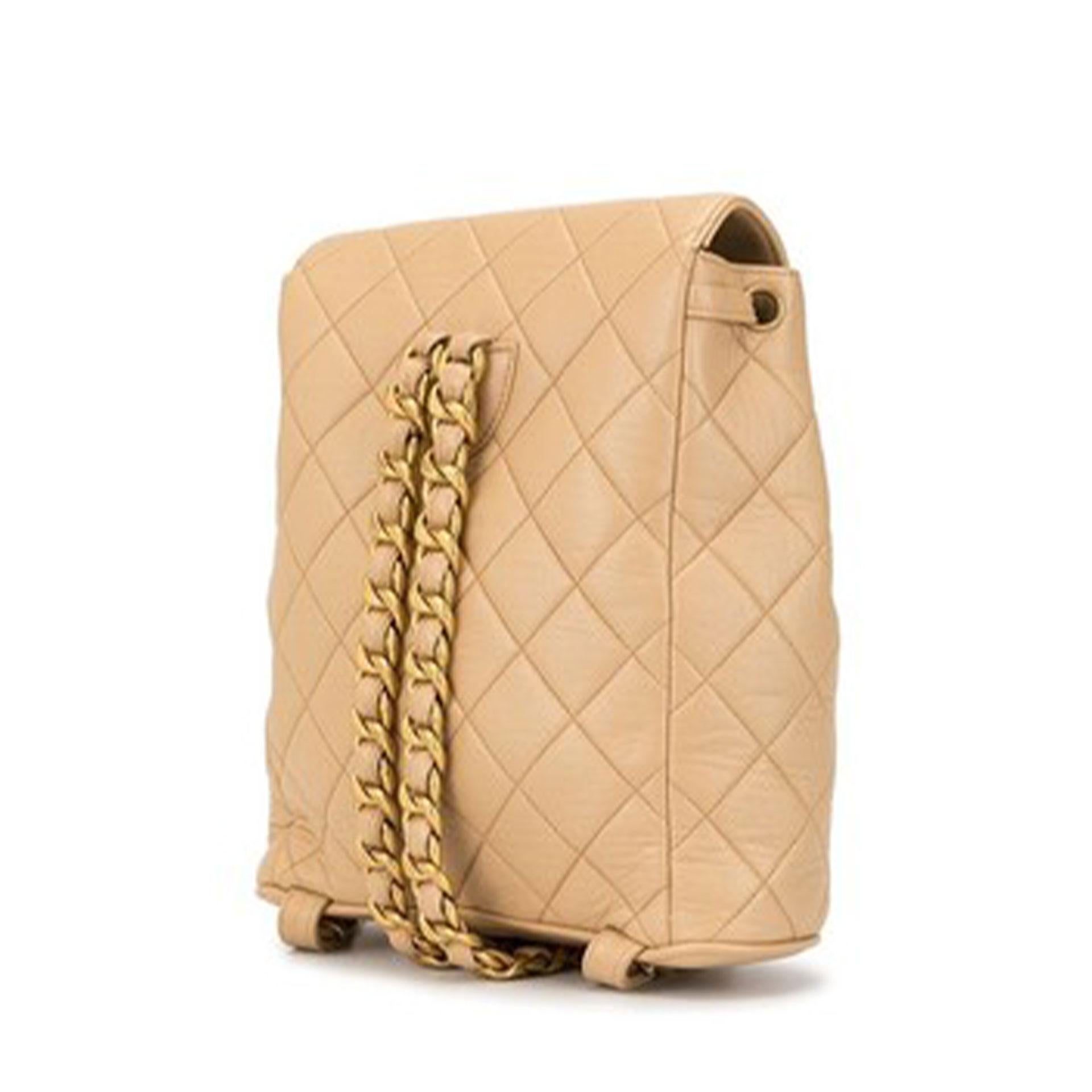 Chanel Vintage Quilted Lambskin Duma Cc Logo Beige Leather Backpack en vente 2