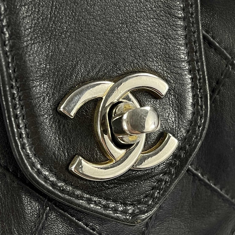 CHANEL Vintage Quilted Lambskin Supermodel Black Medium CC Shoulder Bag For Sale 5