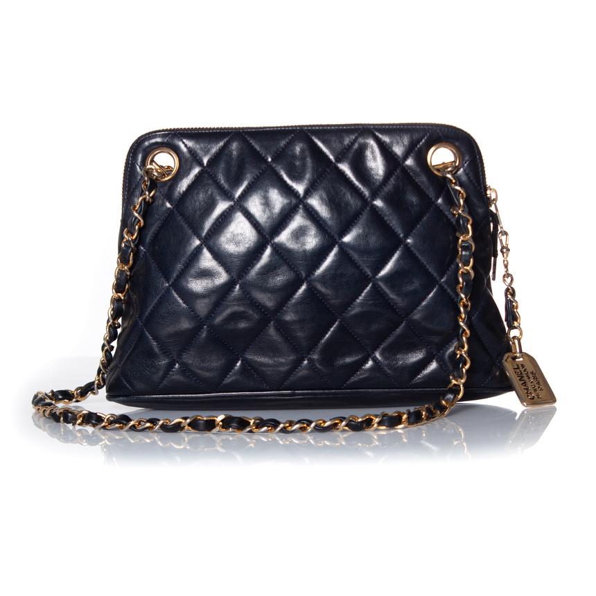 Chanel, Vintage quilted leather shoulder bag For Sale 2