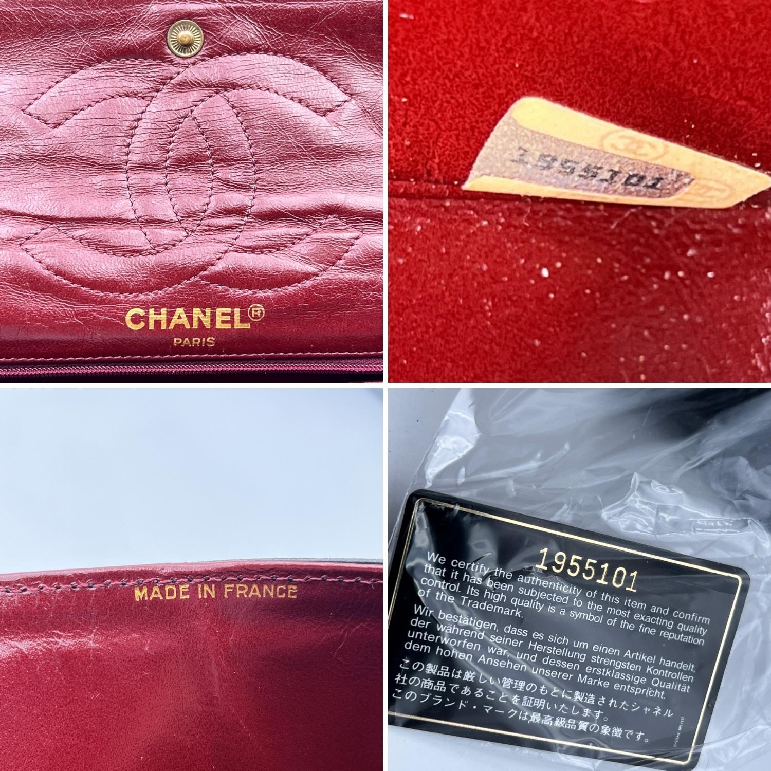 Chanel Vintage Quilted Leather Smooth Trim Timeless Double Flap Bag In Excellent Condition In Rome, Rome