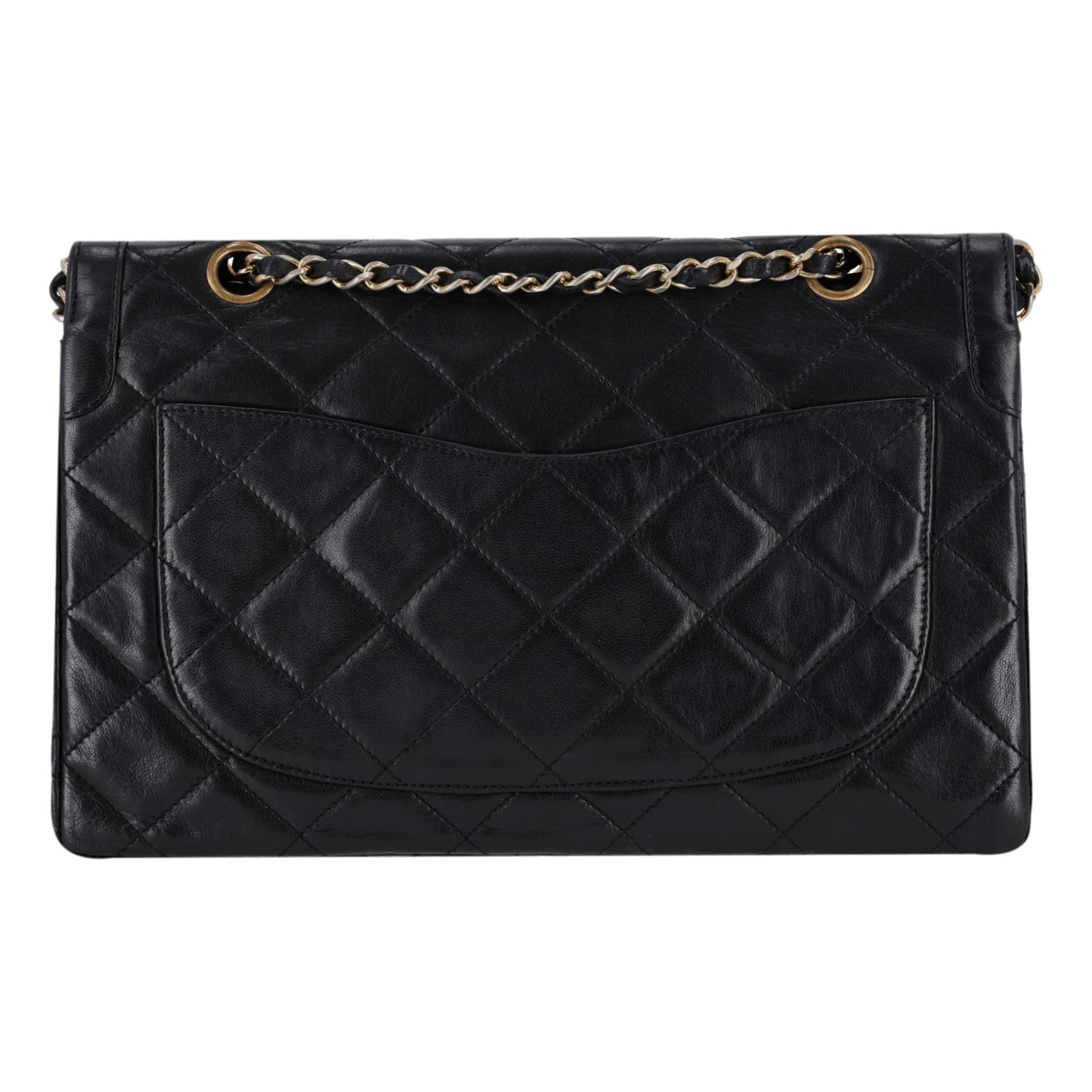 Chanel Vintage Quilted Leather Two Tone 'CC' Closure Double Flap Bag In Good Condition For Sale In London, GB