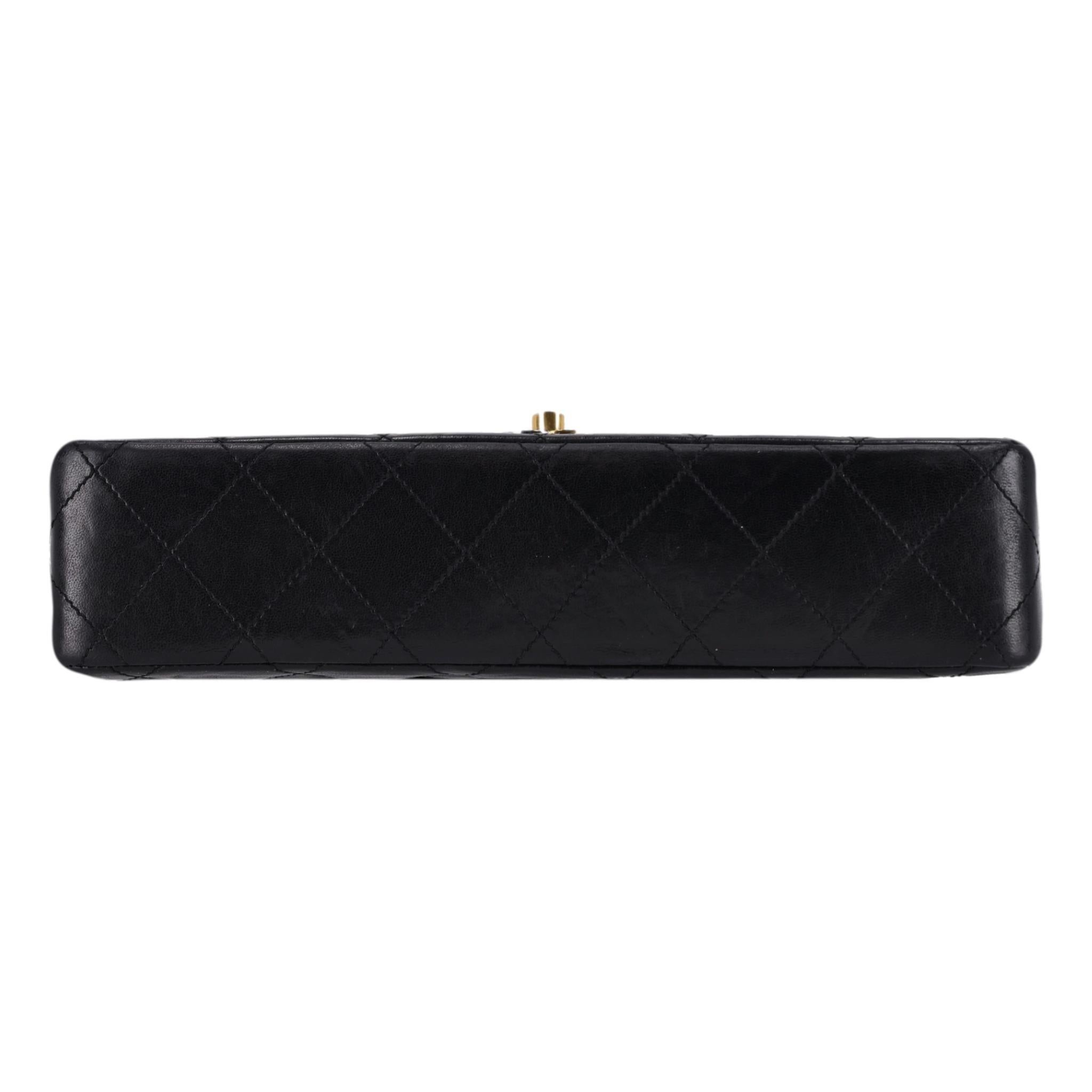 Women's Chanel Vintage Quilted Leather Two Tone 'CC' Closure Double Flap Bag For Sale