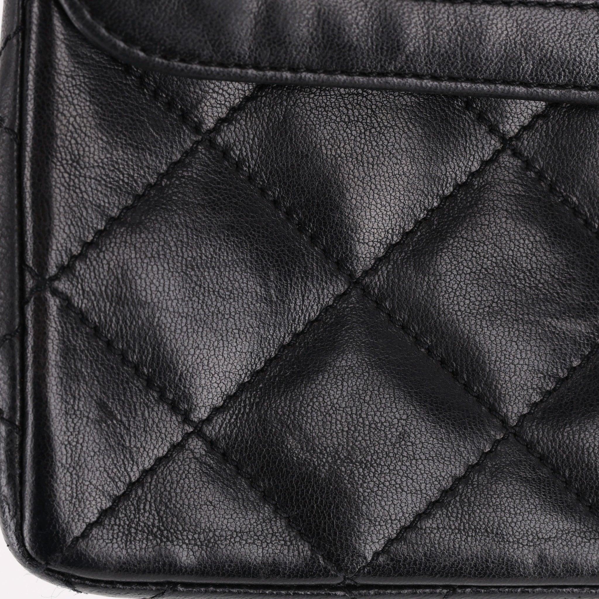 Chanel Vintage Quilted Leather Two Tone 'CC' Closure Double Flap Bag For Sale 3