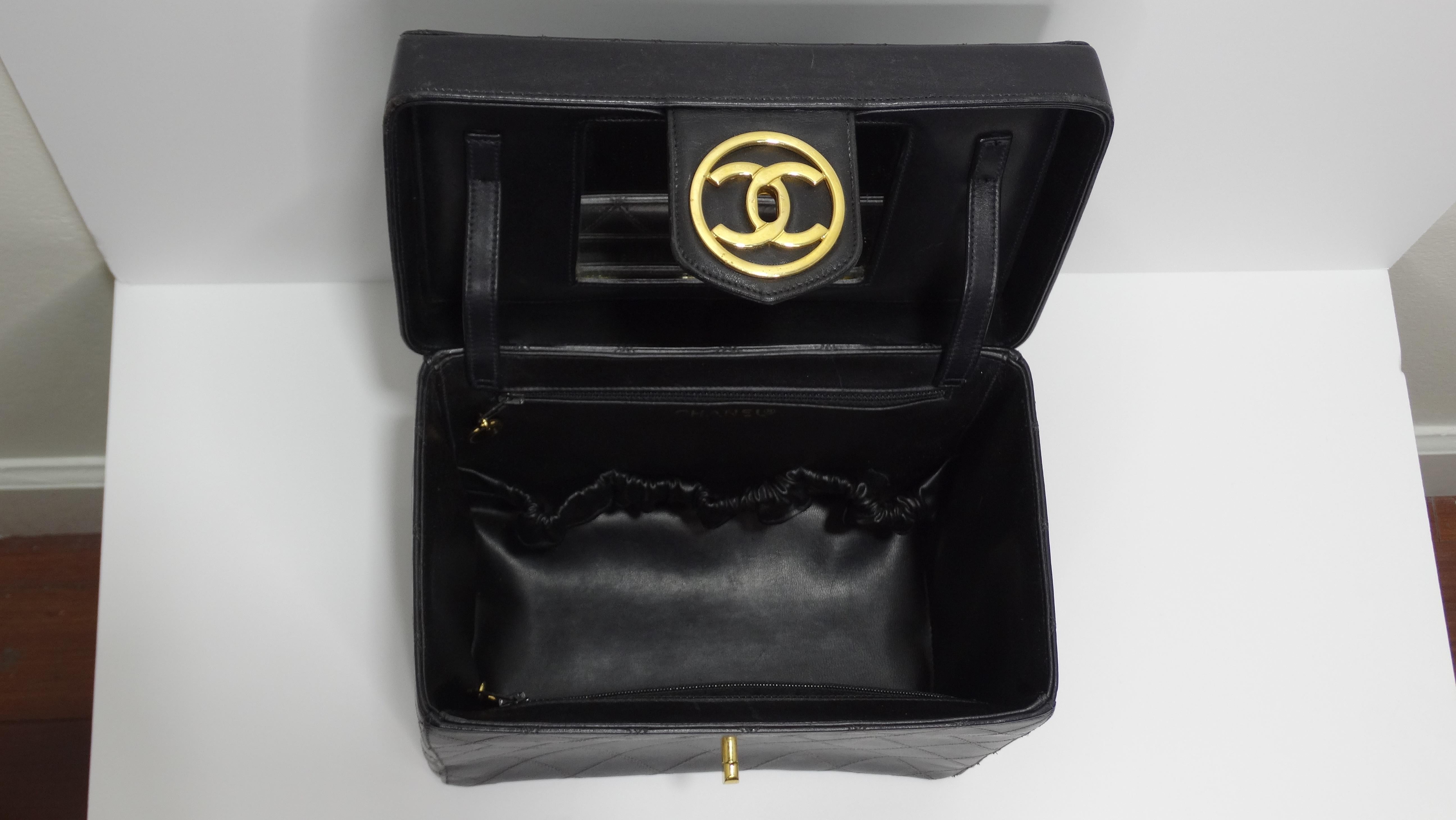 Chanel Vintage Quilted Leather Vanity Case  For Sale 8