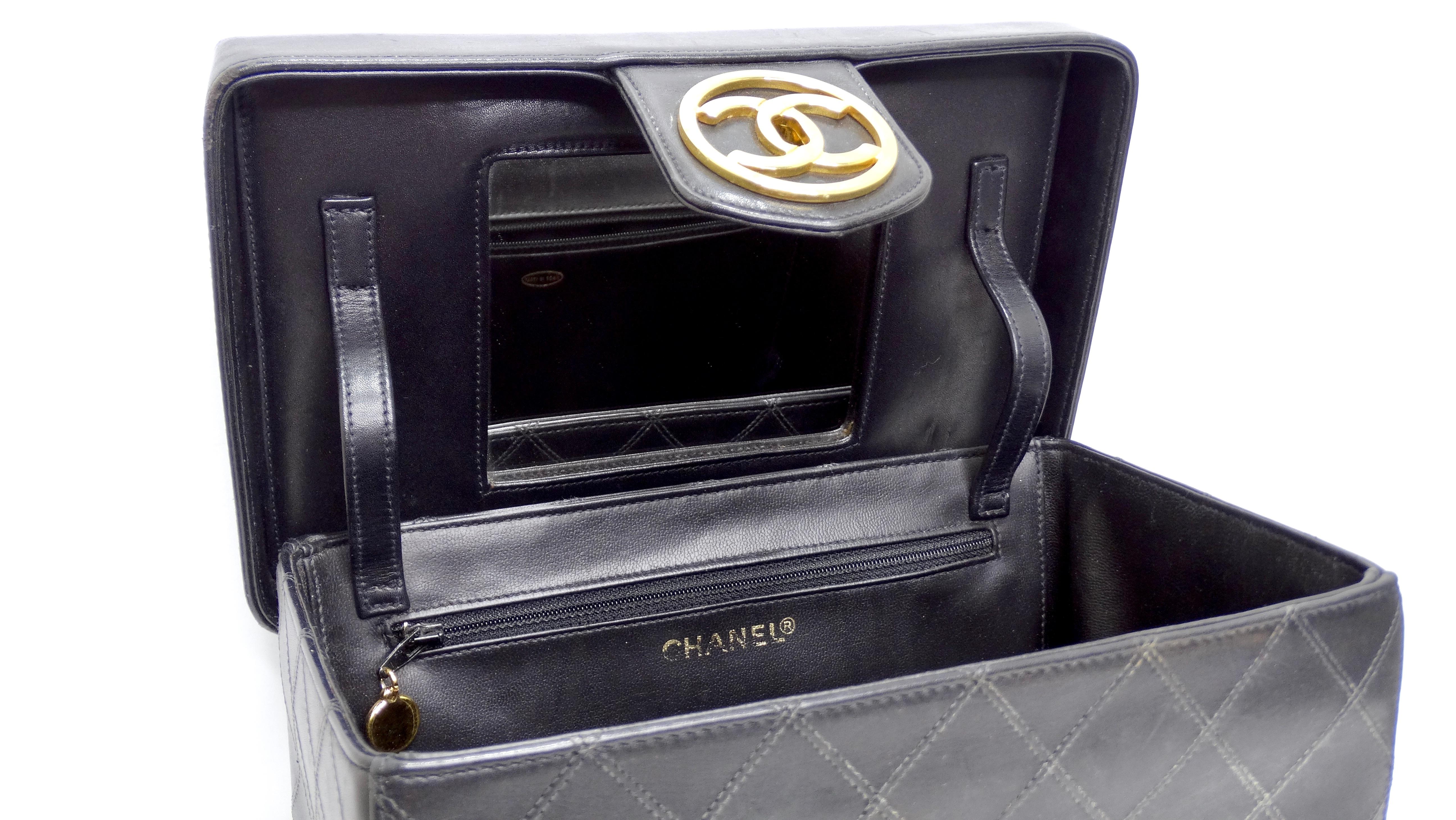 Chanel Vintage Quilted Leather Vanity Case  For Sale 9