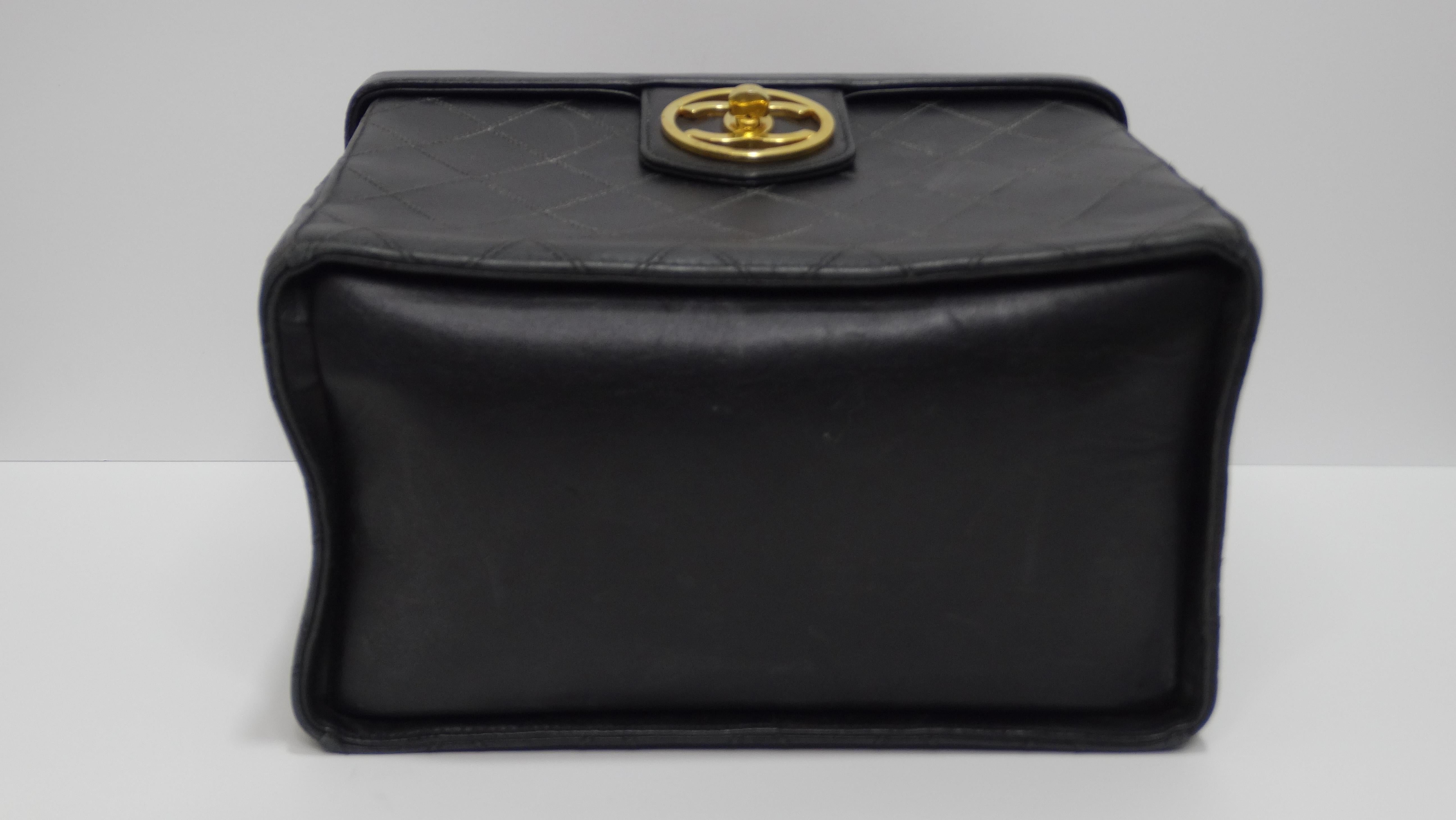 Chanel Vintage Quilted Leather Vanity Case  For Sale 3