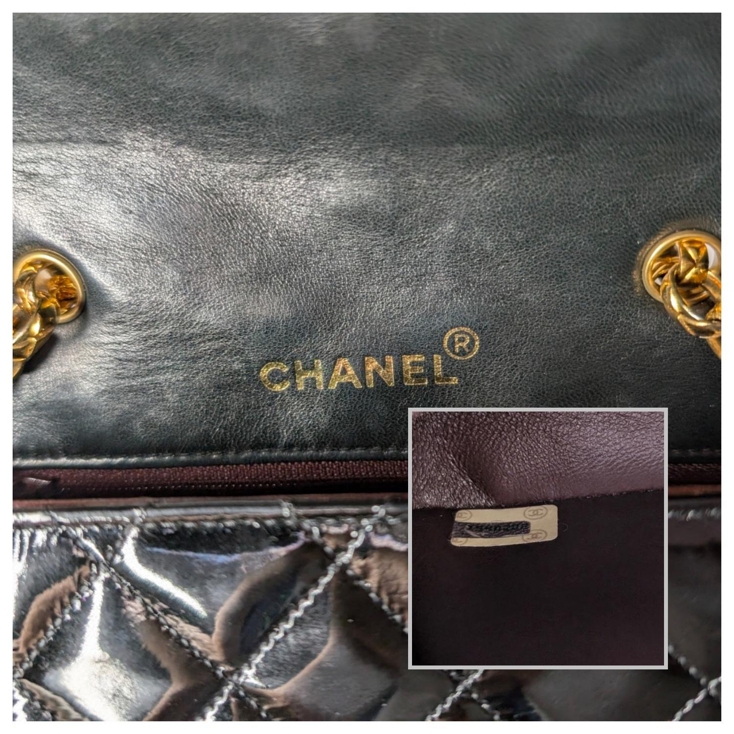 Chanel Vintage Acolchado Charol Piel de Becerro Mini Diana Bijoux Flap en venta 5