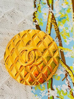 Chanel Vintage Rare 1988 Iconic Matelassé Quilted Medallion Round Gold CC Brooch