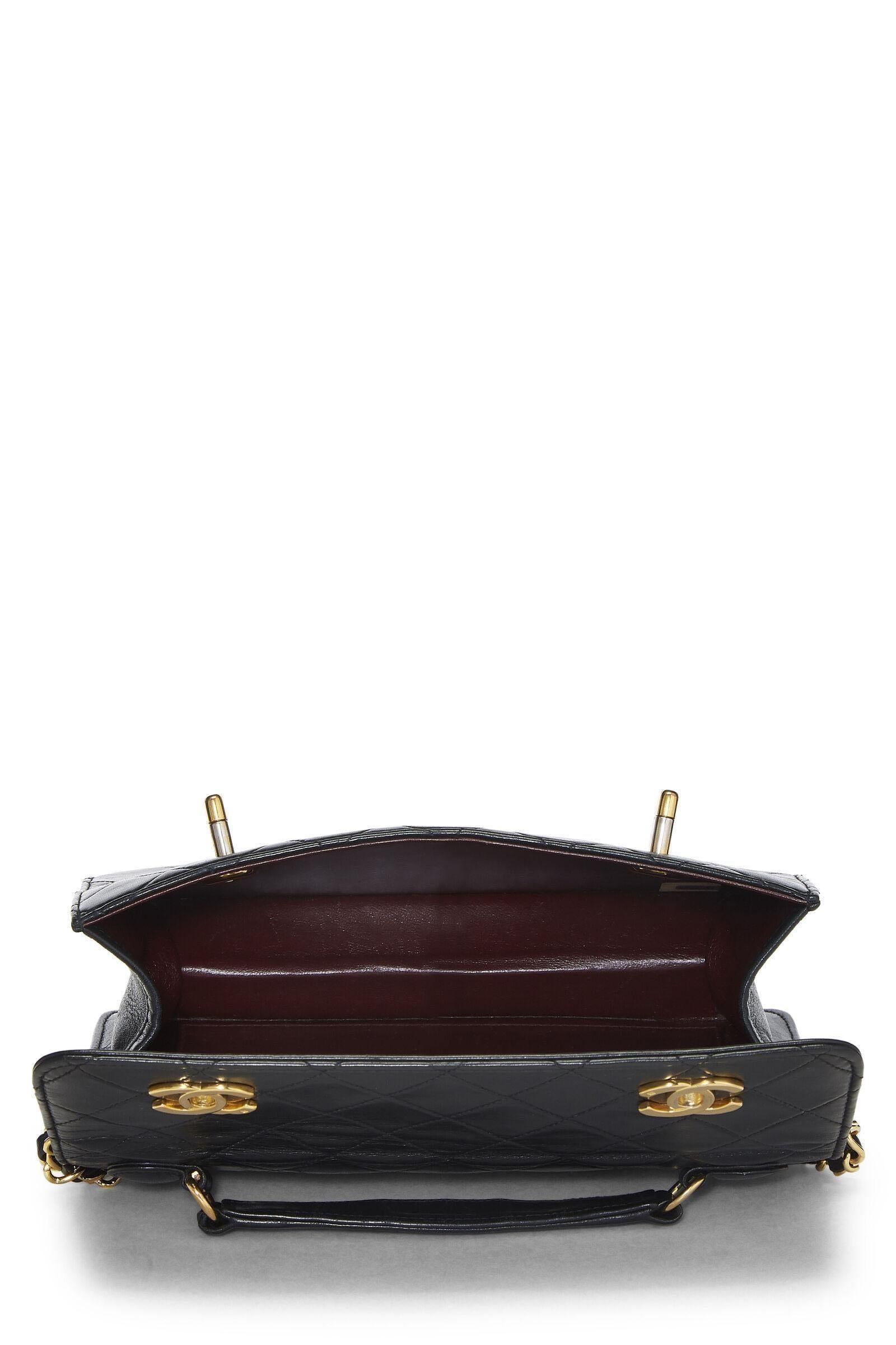 Chanel Petit portefeuille à bandoulière vintage rare en cuir d'agneau matelassé noir à 2 volets 2