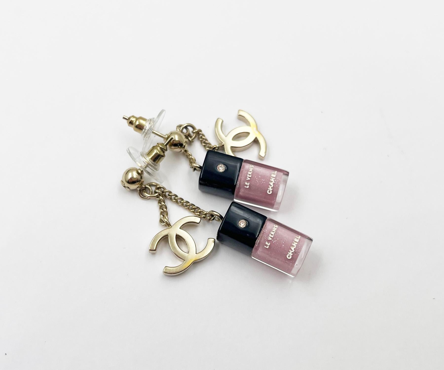 Chanel Vintage Seltene Gold CC Rosa Nagel polierte Ohrringe mit durchbohrten Ohrringen Damen