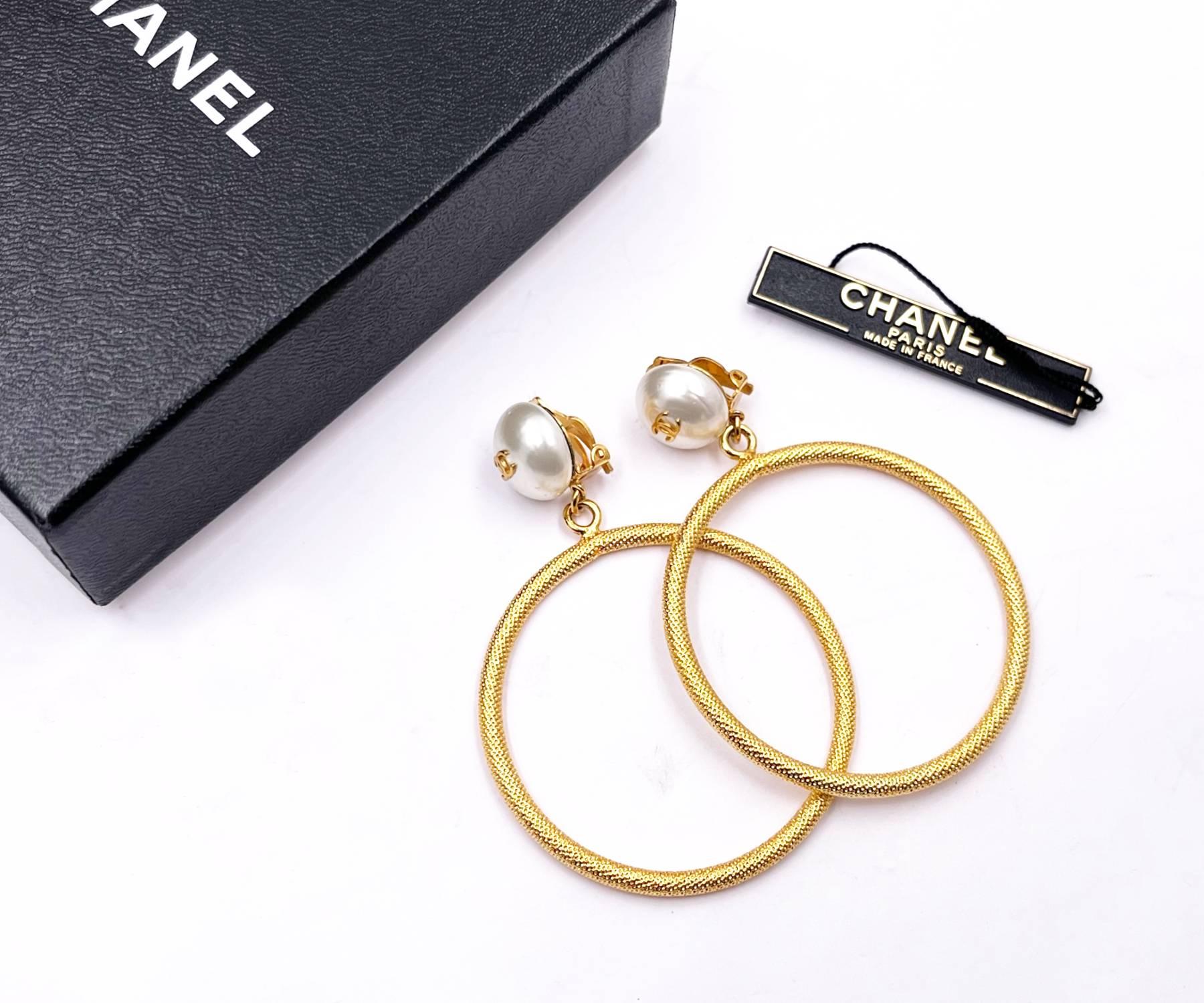 Artisan Chanel Vintage Rare Gold Plated CC Pearl Large Hoop Dangle Clip on Earrings For Sale