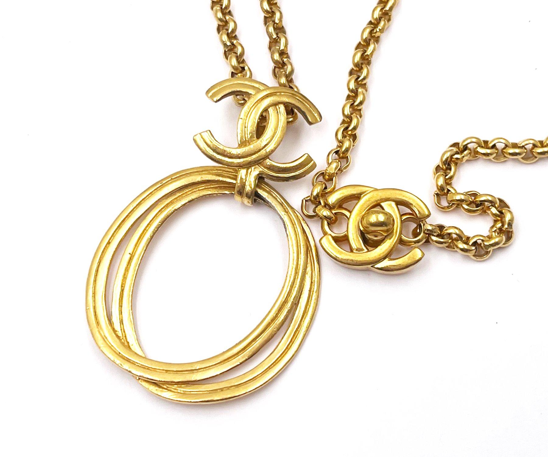 Chanel Vintage Rare Gold Plated CC Ring Turnlock Necklace In Good Condition For Sale In Pasadena, CA
