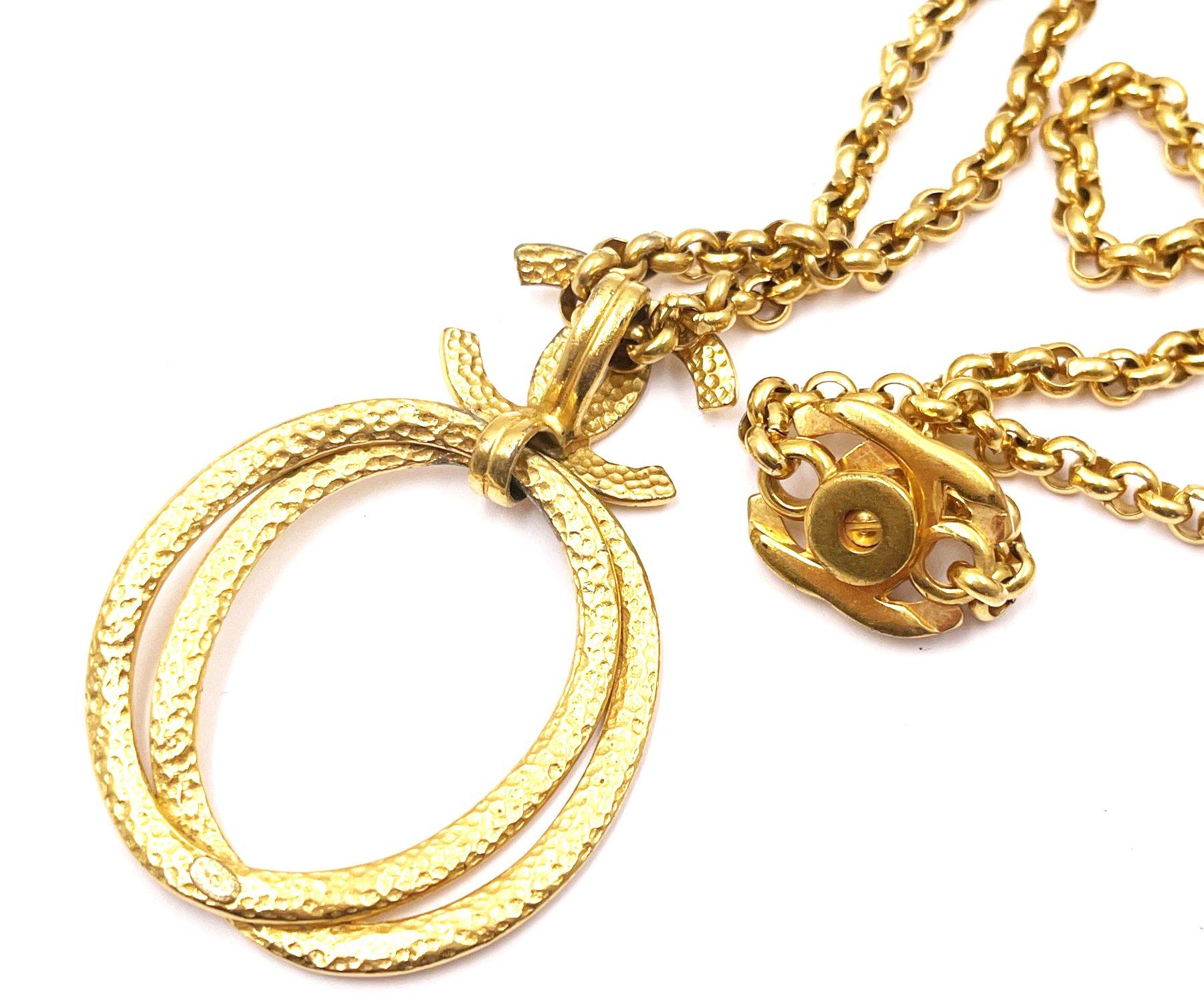 Women's or Men's Chanel Vintage Rare Gold Plated CC Ring Turnlock Necklace For Sale