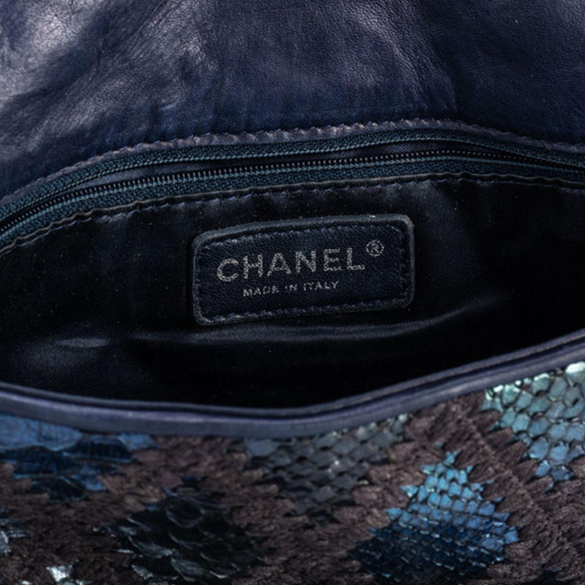 Chanel Vintage Rare Handbag Clutch Exotic Tote & Metallic Bronze Hobo Flap Bag In Good Condition For Sale In Miami, FL