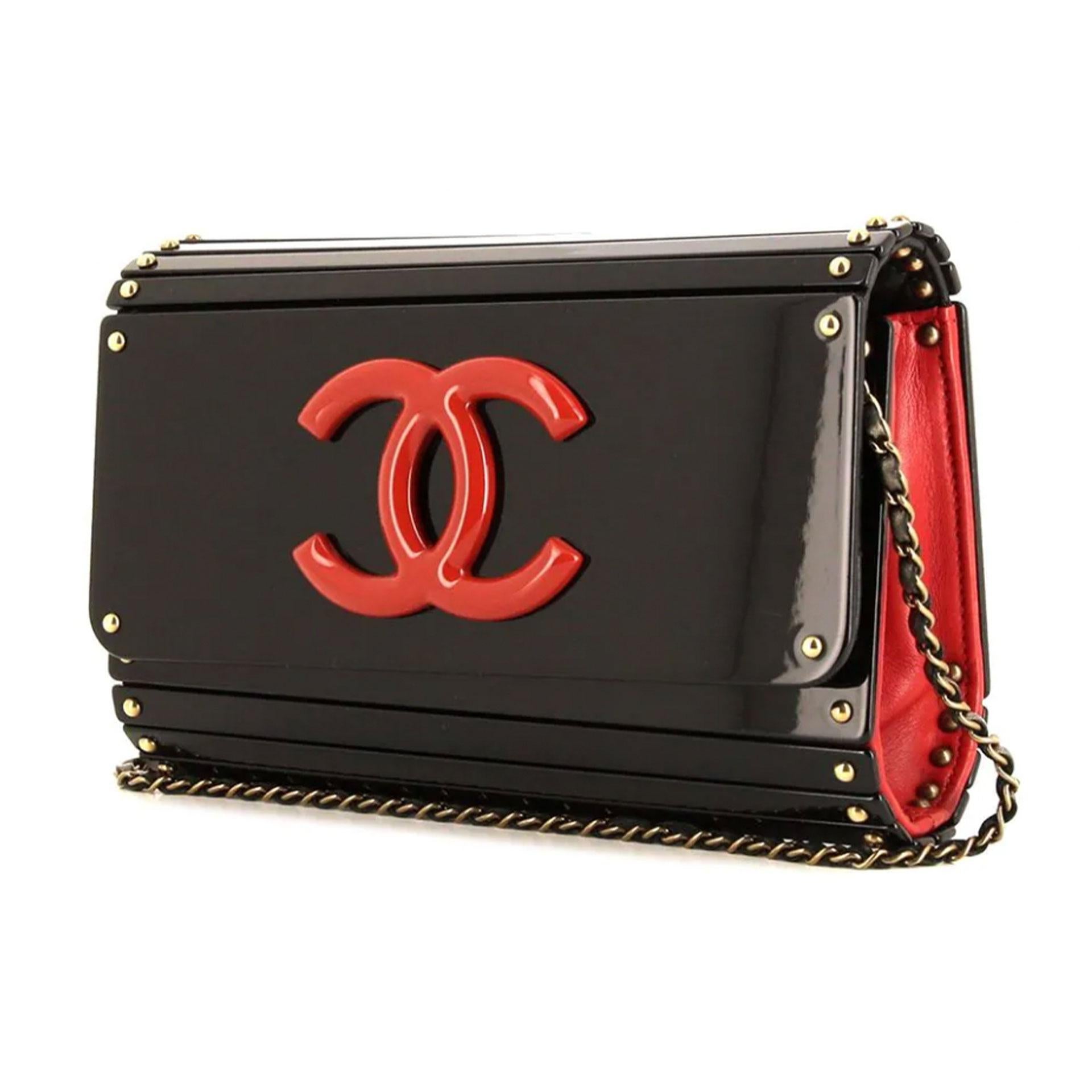 Chanel - Sac porté épaule vintage rouge et noir à superpositions avec logo CC Bon état - En vente à Miami, FL