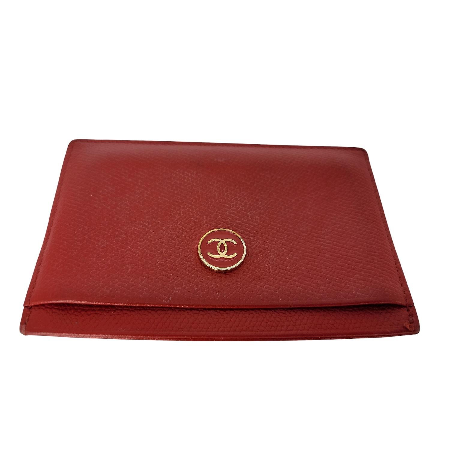 Chanel Vintage Red Caviar Coco Button Card Case In Good Condition For Sale In Scottsdale, AZ