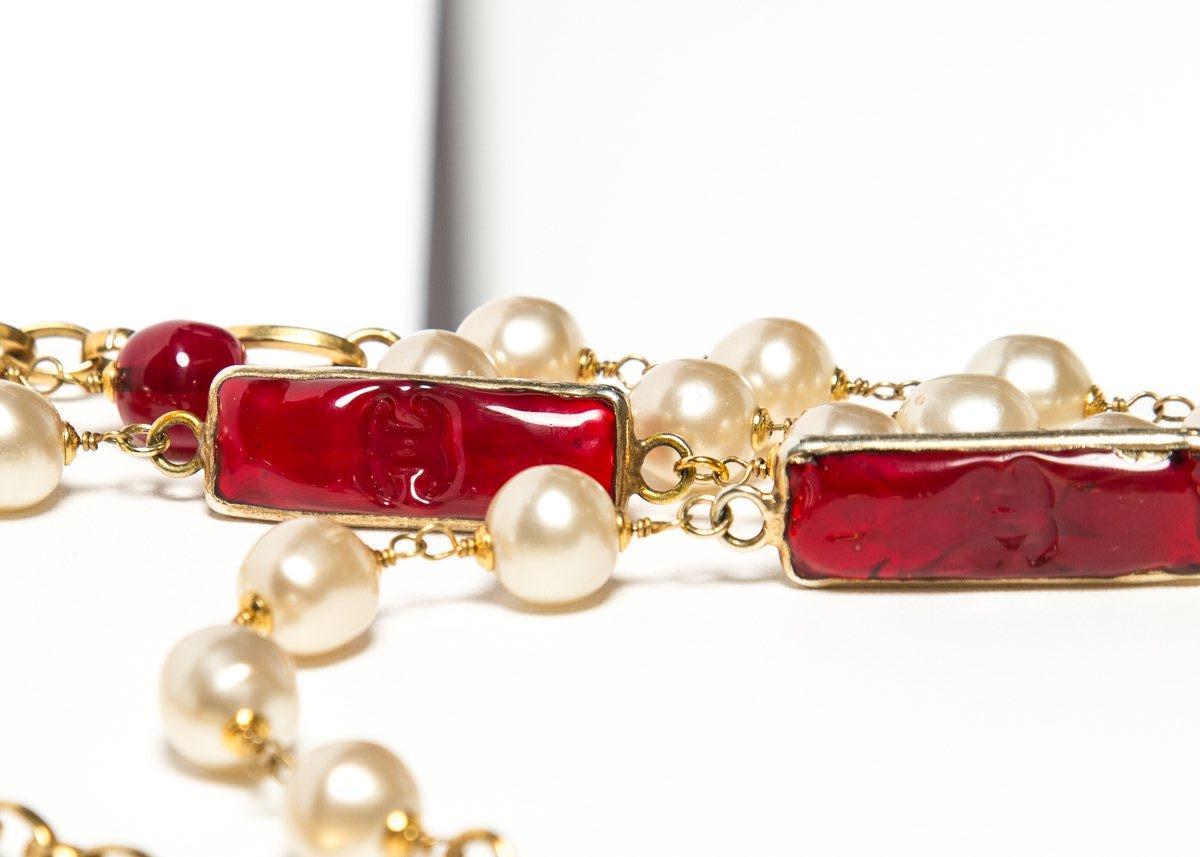 CHANEL  Vintage Red Gripoix and Faux Pearl Chain Necklace In Excellent Condition In Scottsdale, AZ