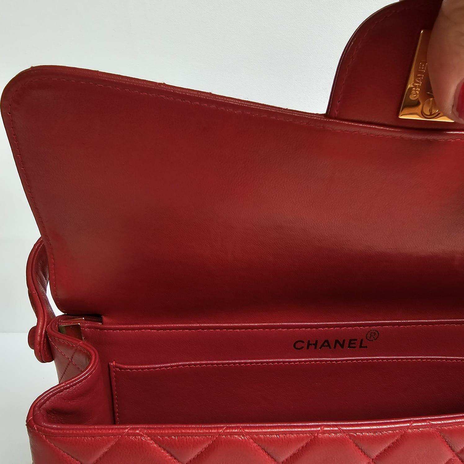Women's Chanel Vintage Red Lambskin Medium Quilted Double Face Top Handle Bag For Sale