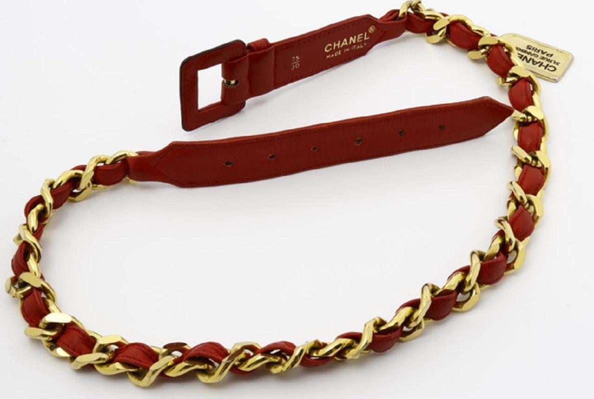 Chanel Vintage Red Leather Belt with Gold-tone Chain Belt In Good Condition For Sale In Irvine, CA