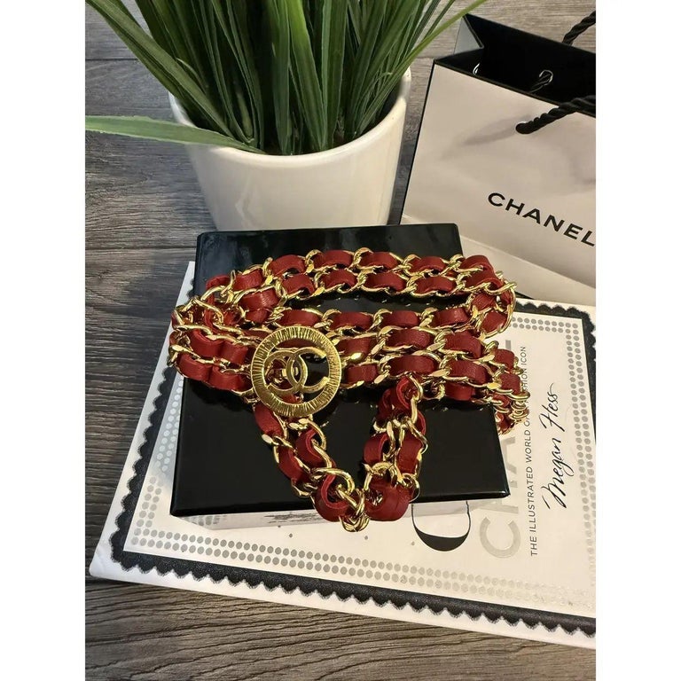 CHANEL Vintage Red Leather Gold Chain Link CC Logo Belt For  display picture 1