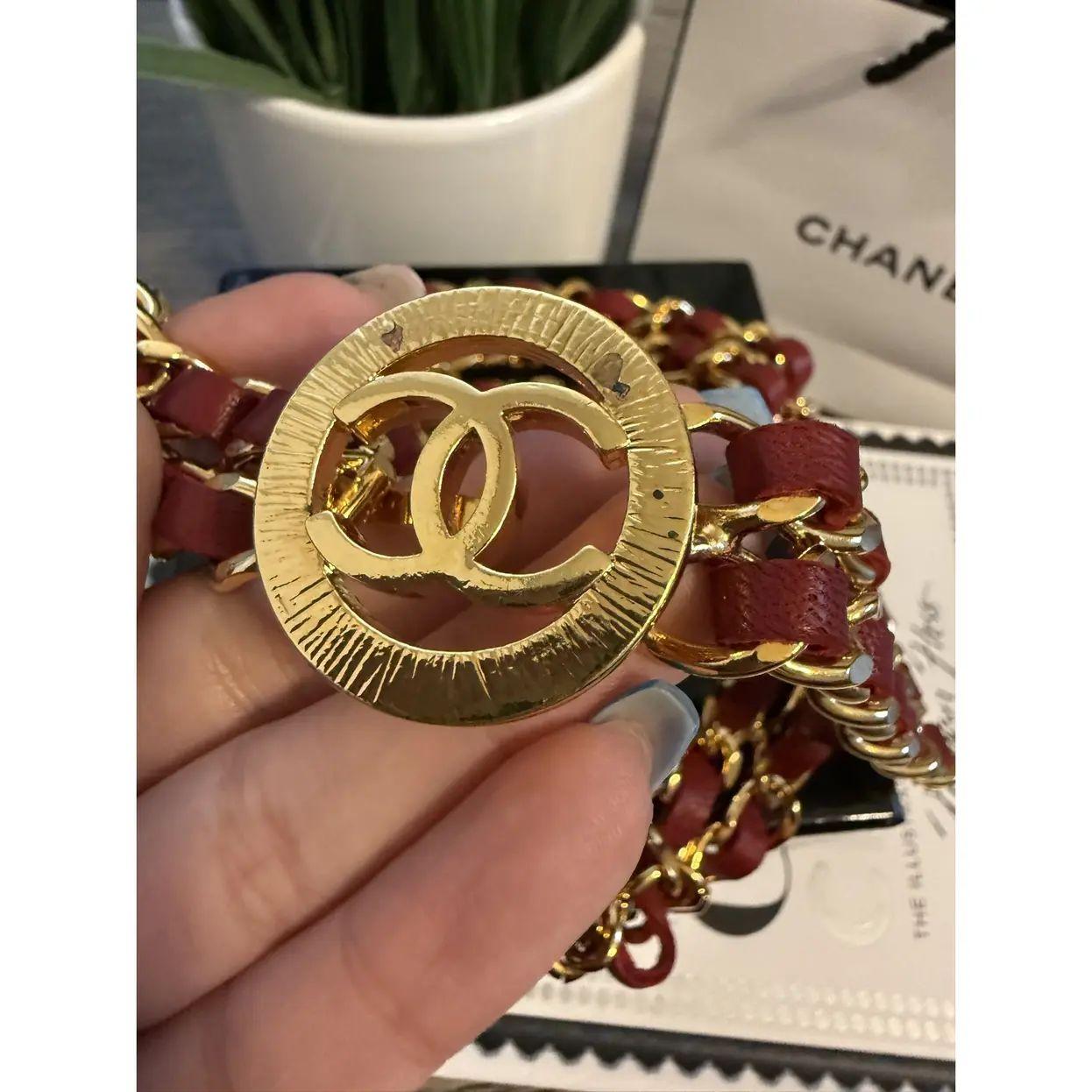 CHANEL Vintage Red Leather Gold Chain Link CC Logo Belt For Sale