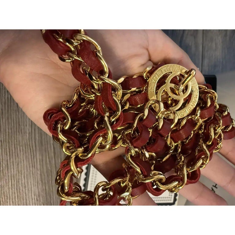 CHANEL Vintage Red Leather Gold Chain Link CC Logo Belt For  display picture 2